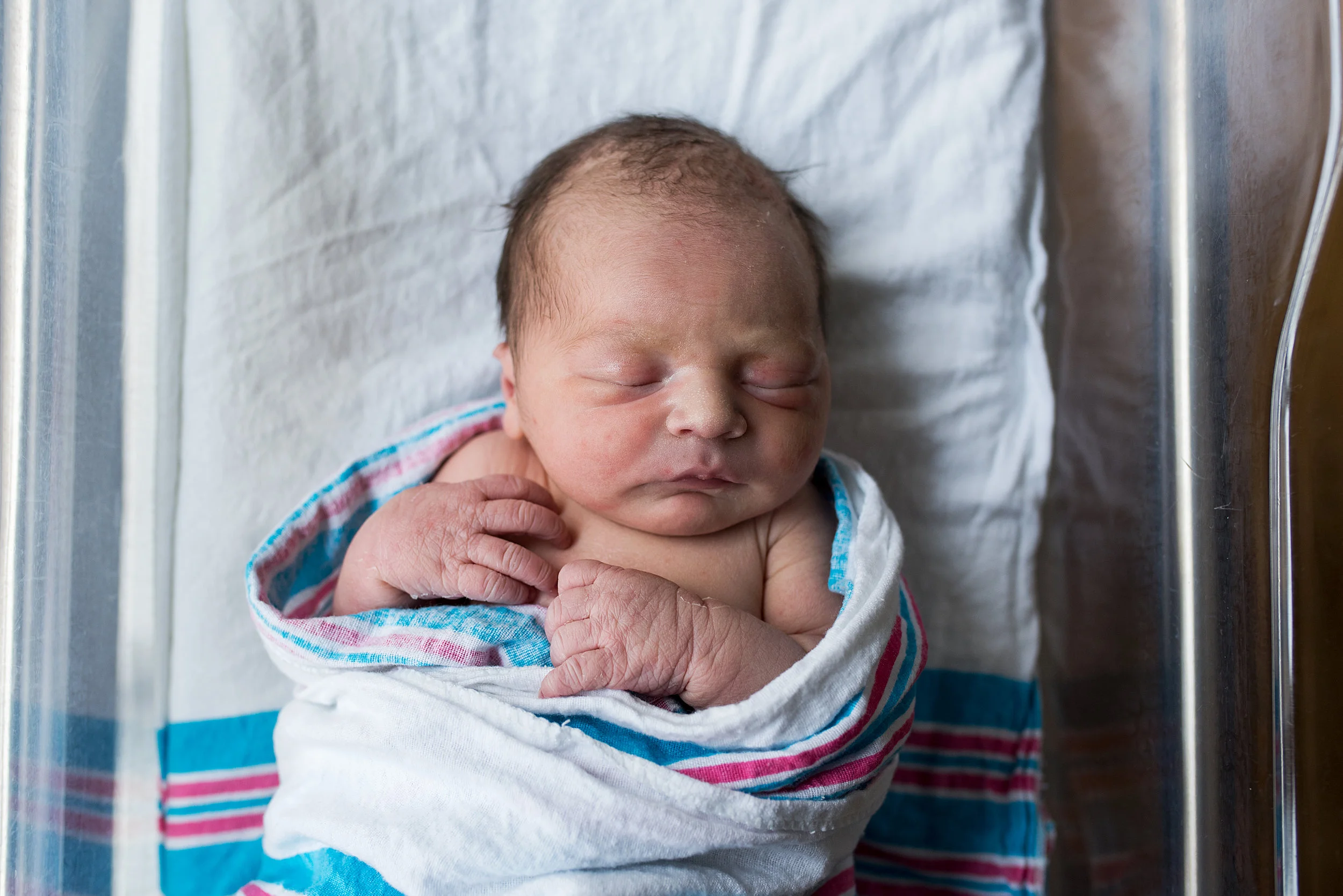 connecticut newborn photographer in yale childrens hospital