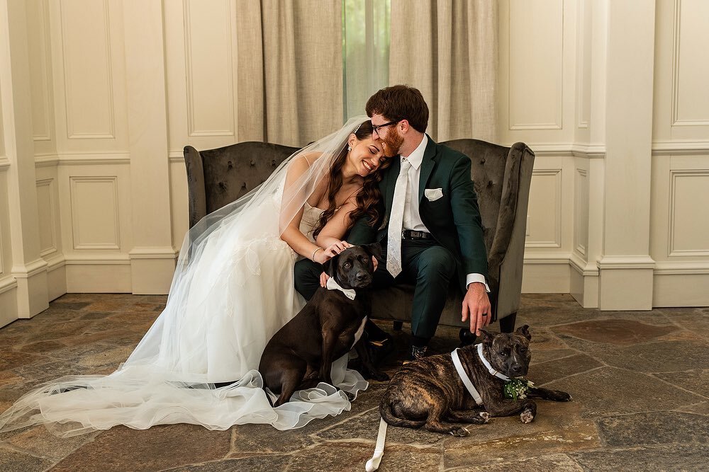 Where do I even begin yesterdays wedding with Brittany and Andrew? The stunning mansion of Stone Hurst was perfection both inside and out. Junie and Bailey 🐶 🐶 spent the whole day with their Mom and Dad (aka the bride and groom) getting loved on. F