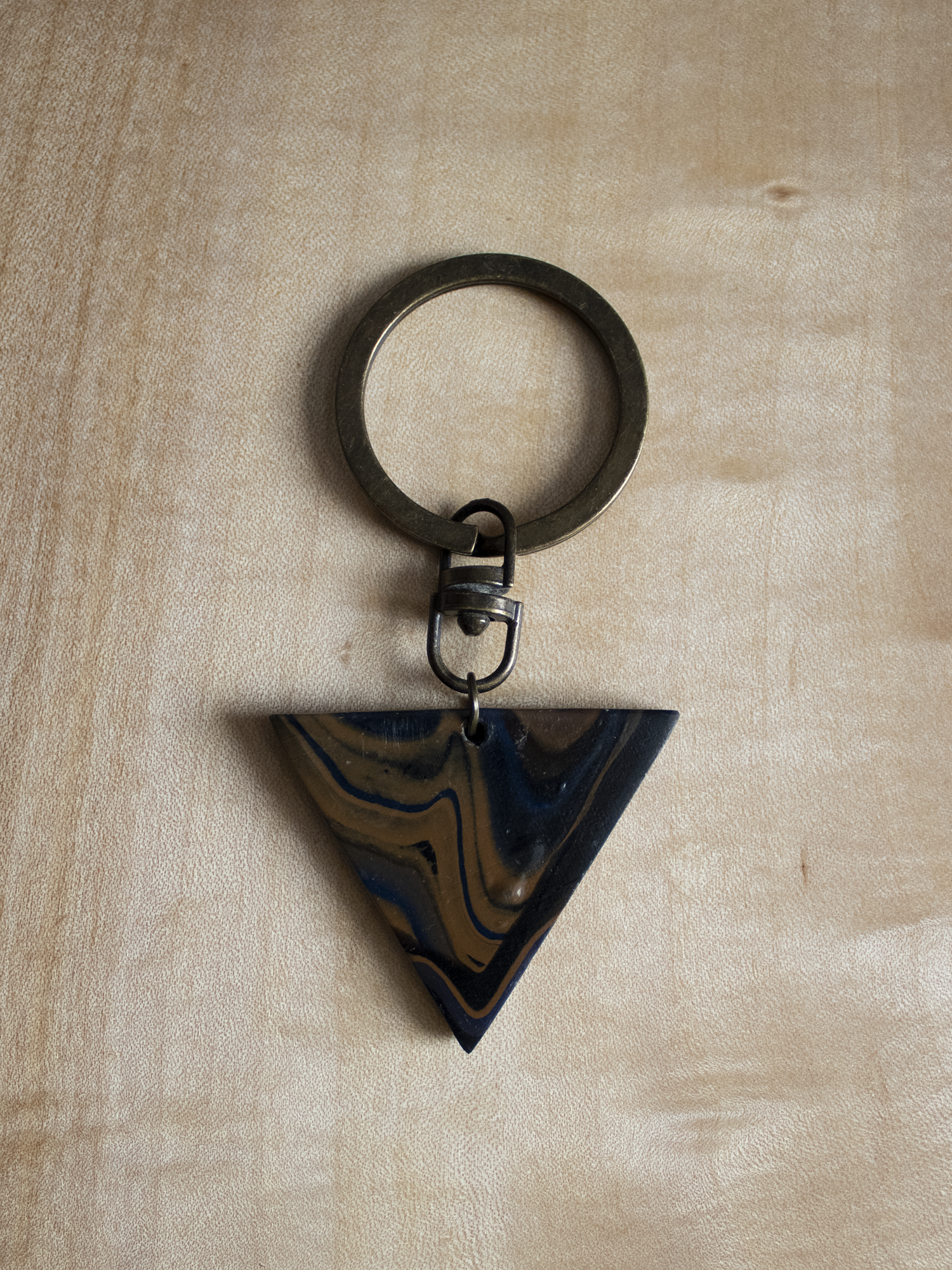 Triangle - Dark Neutral.png