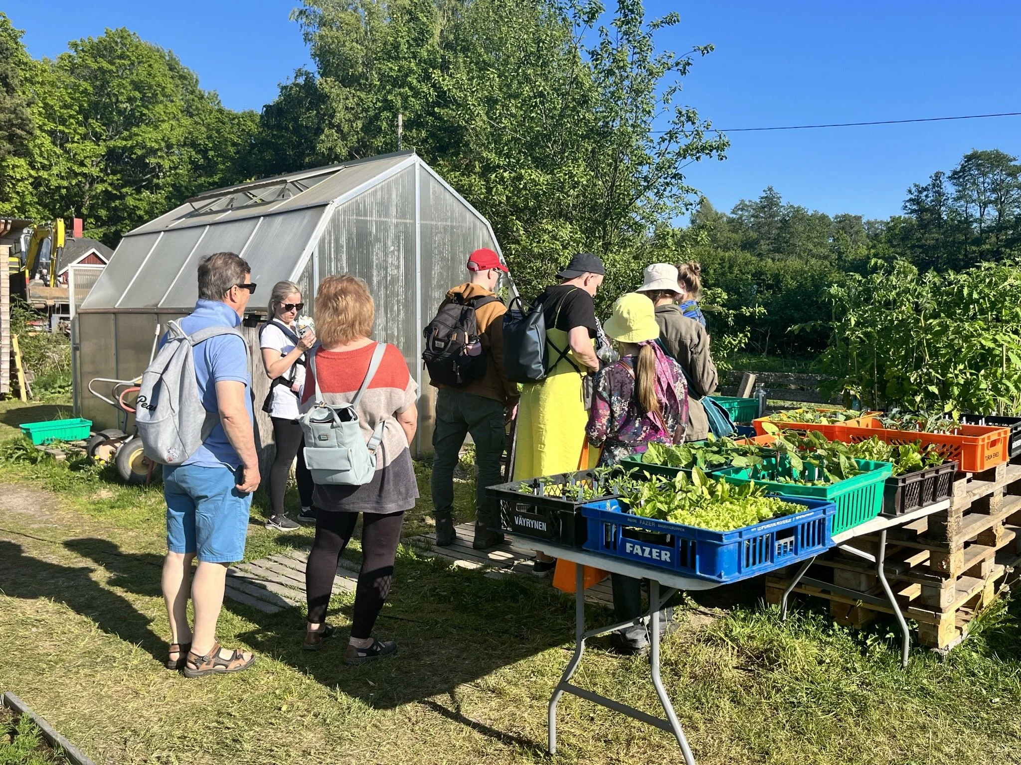 Satomyyntiä Herttoniemen Omalla Pellolla