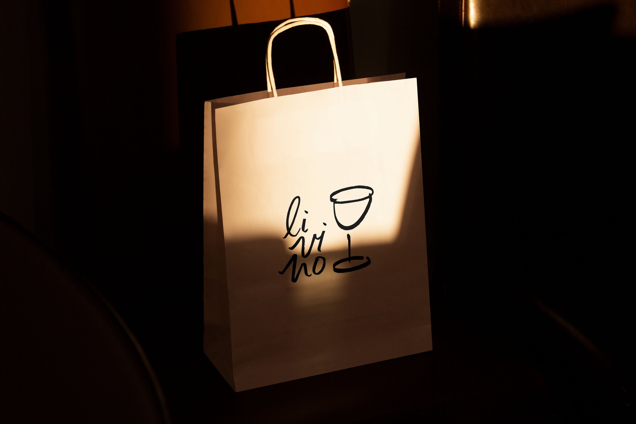 Tragtasche_Mockup_Paper_Bag_Livino.jpg