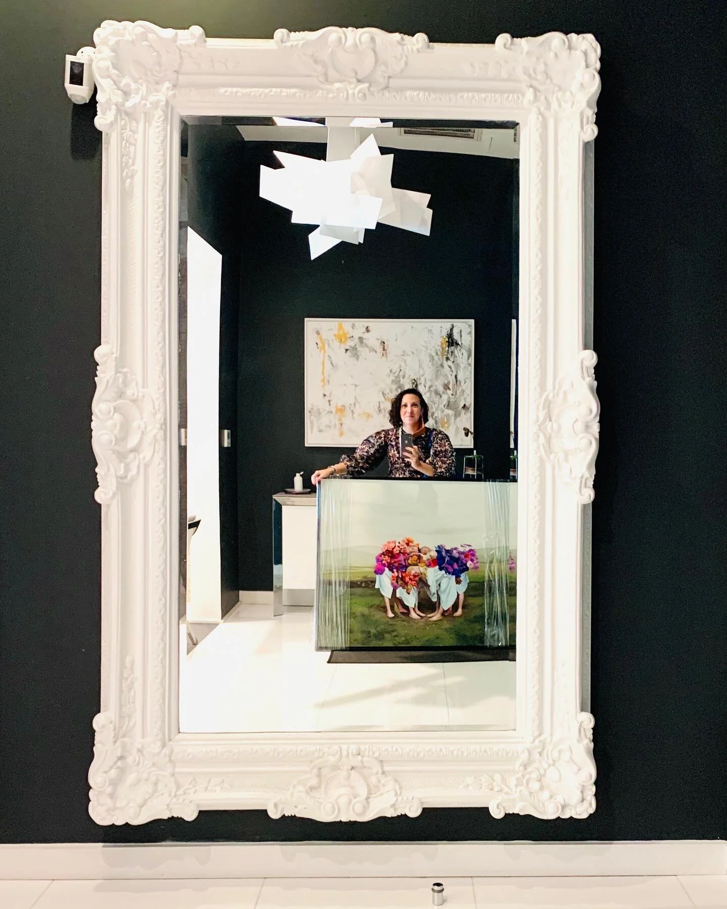 Mondays are for #monochromecollective installs and mirror selfies (we don't make the rules 🙃 😉)