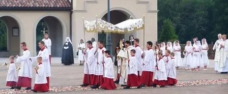 Join in Procession with the Eucharistic Lord!  Celebrate Corpus Christi!!!