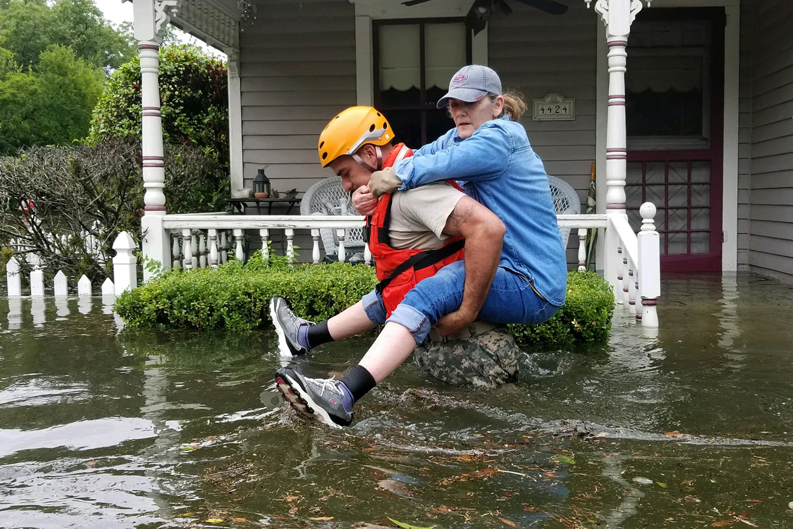 harvey_rescue_by_army_national_guard_photo_by_lt._zachary_west.jpg