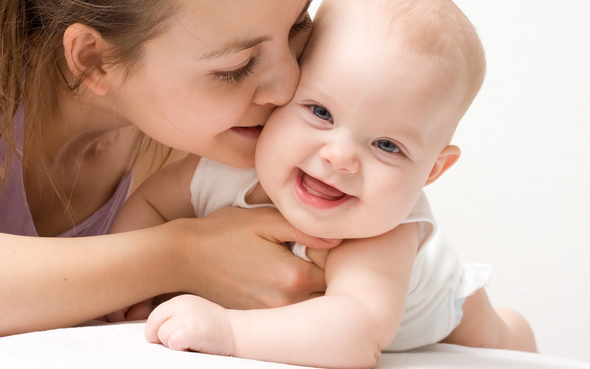 Baby-With-Mother-Wallpaper.jpg