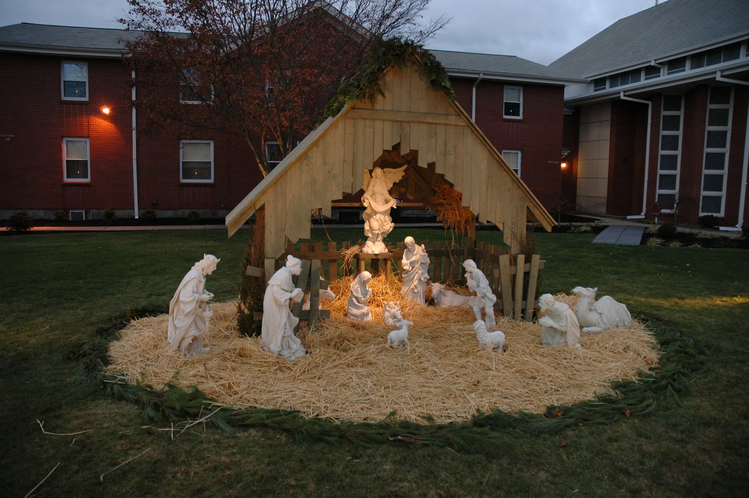 Christmas Draws Near