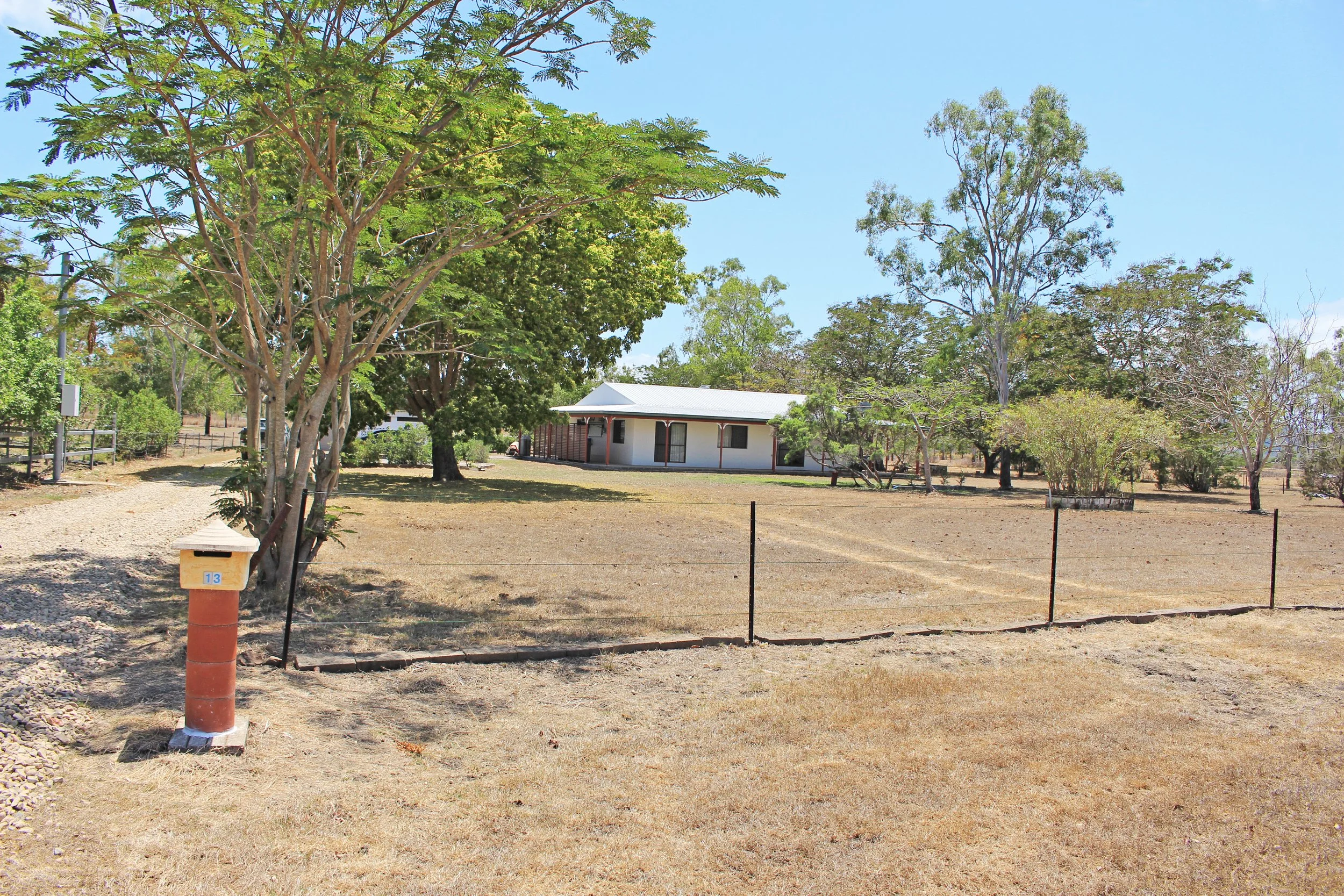 13 Apple Flat Road, Alligator Creek.