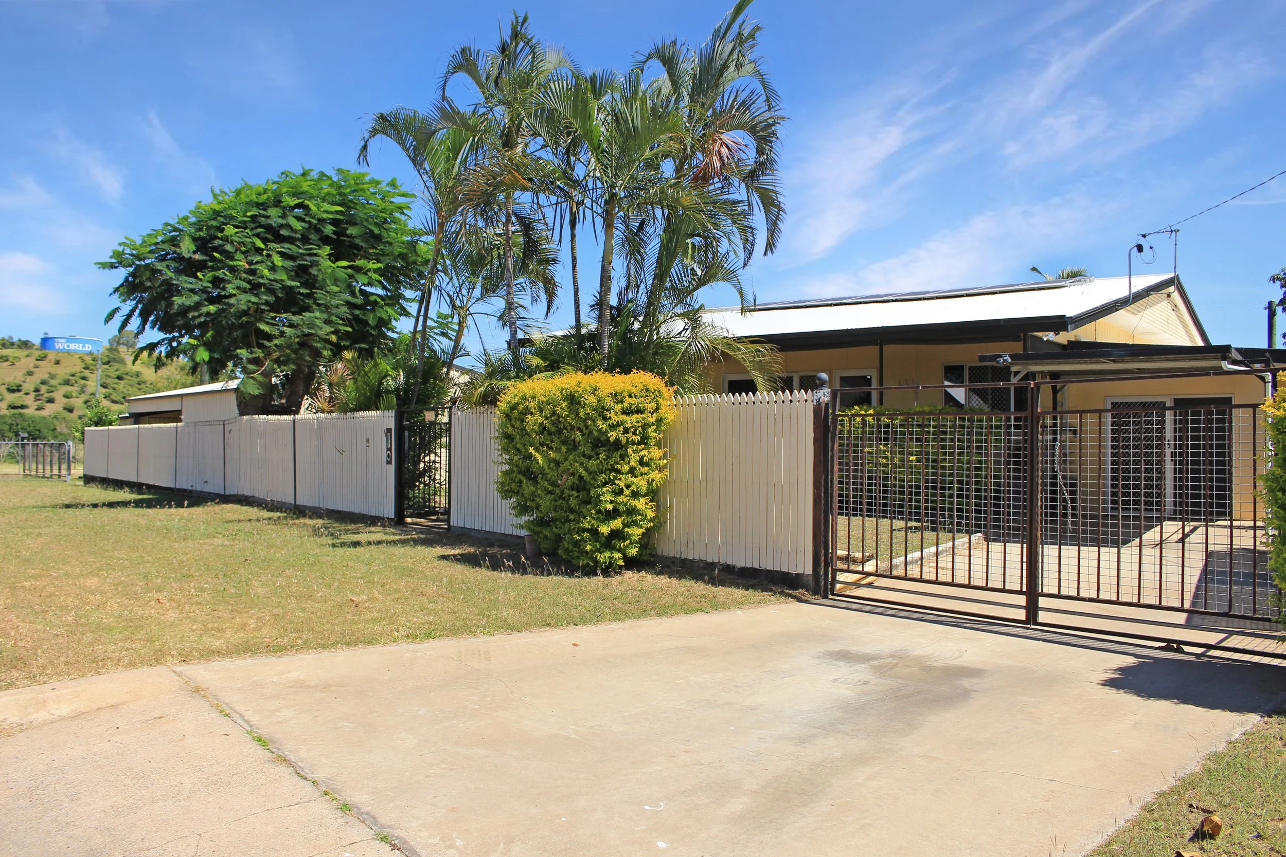 84 Deane Street, Charters Towers.