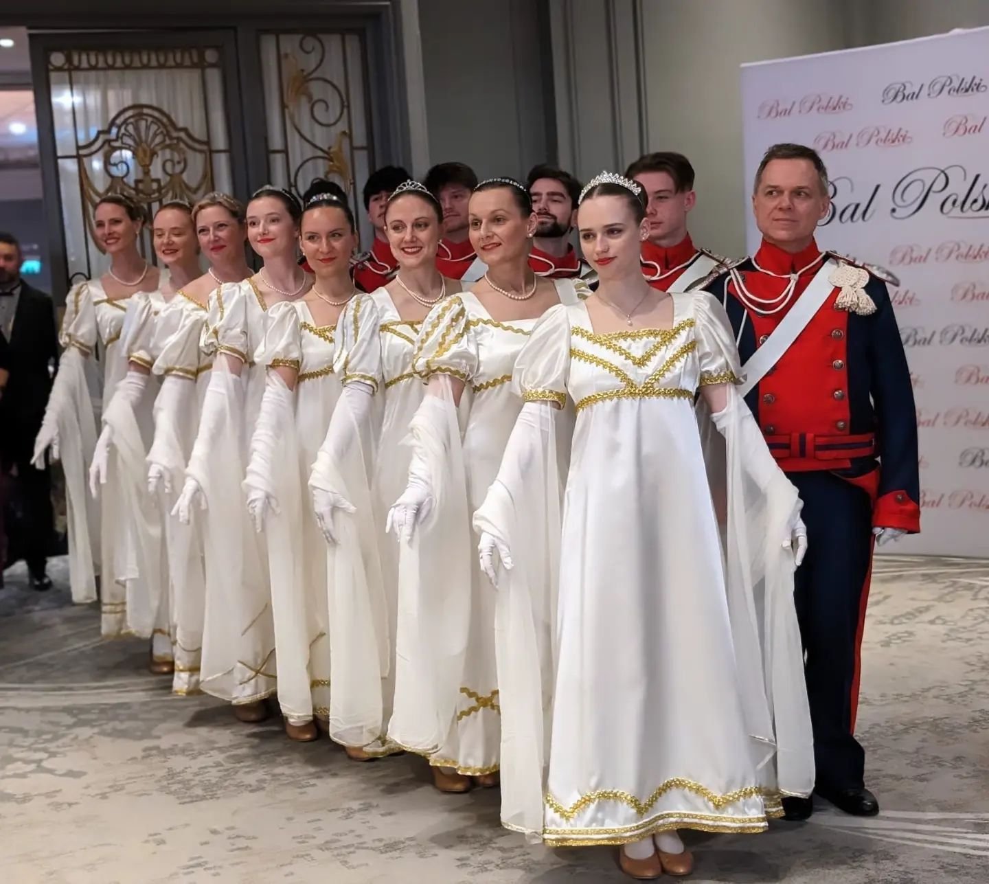Mazury had the honour of leading the Polonaise before performing the Mazur Ułański and dances from Nowy Sącz at the 52nd Bal Polski 🇵🇱

This year, the annual fundraising event took place at JW Marriott Grosvenor House Hotel, Park Lane. Thank you to