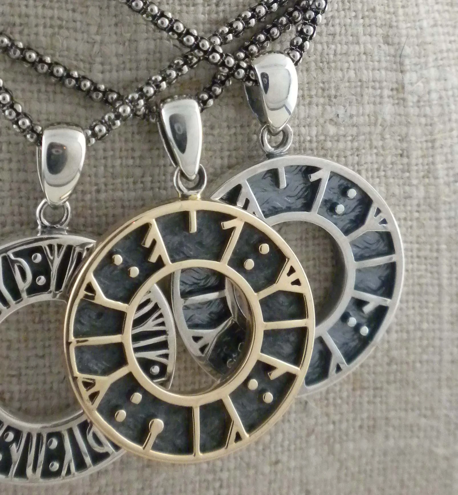 Rune Pendant My Love Kiss Me