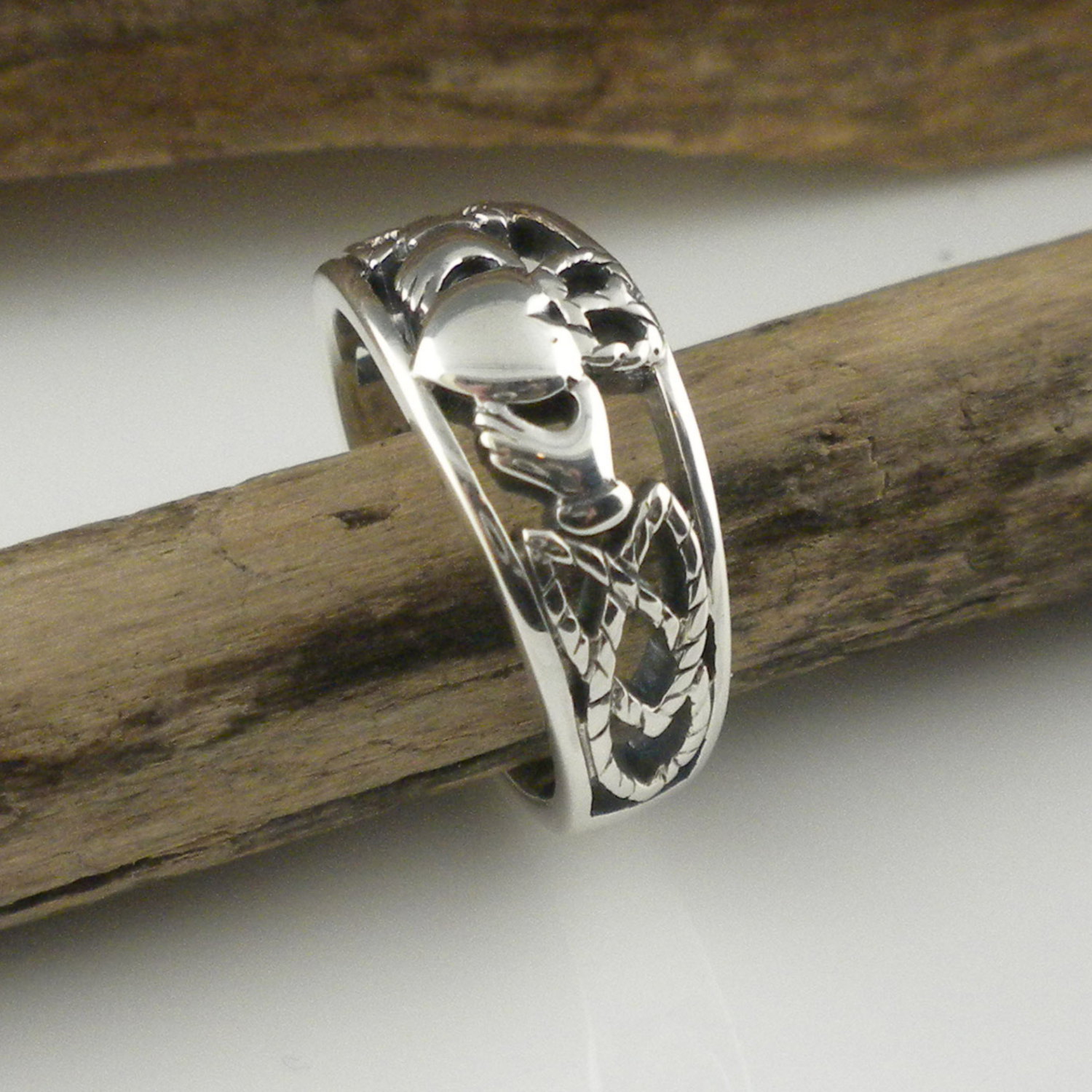 Sterling Silver Claddagh Ring with Rope Accent