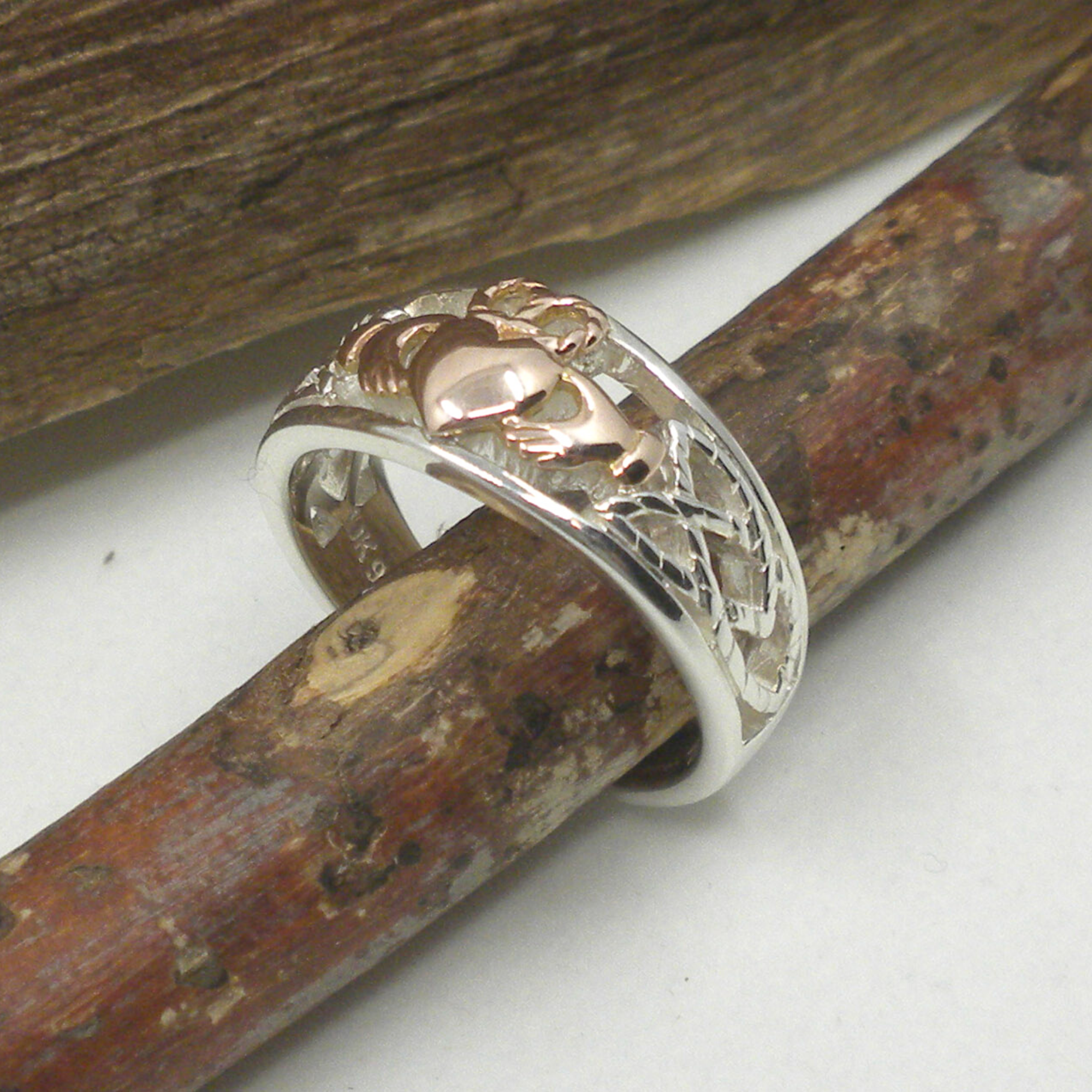 Sterling Silver &amp; 10K Rose Gold Claddagh Ring with Rope Accent