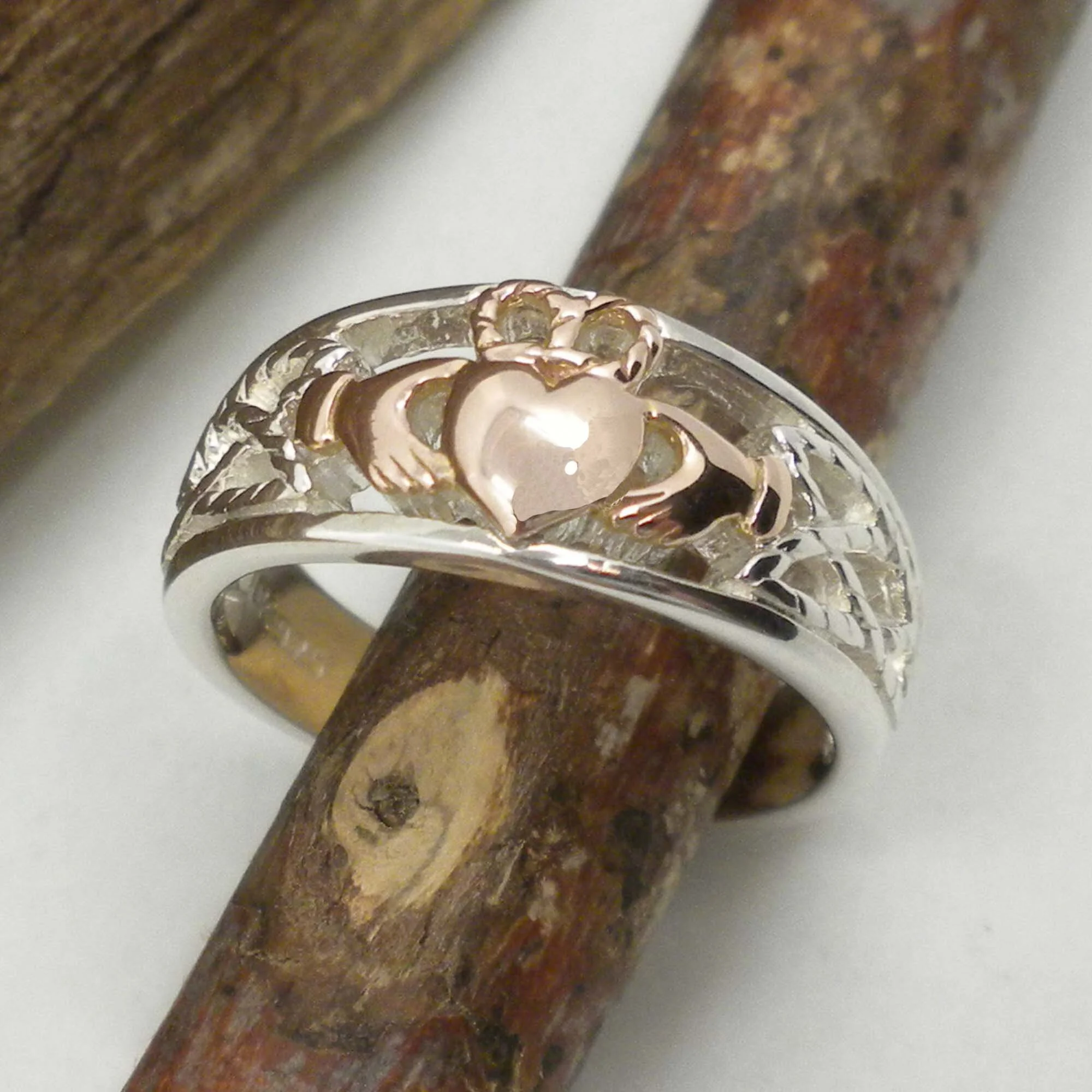 Sterling Silver &amp; 10K Rose Gold Claddagh Ring with Rope Accent