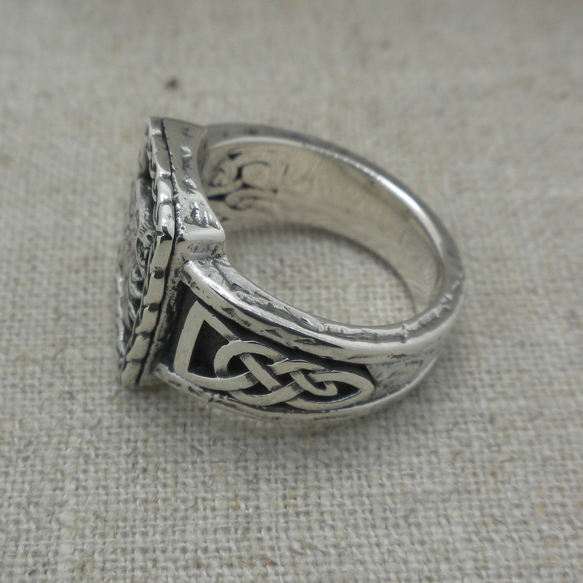 Celtic Knot on Petrichor Ring