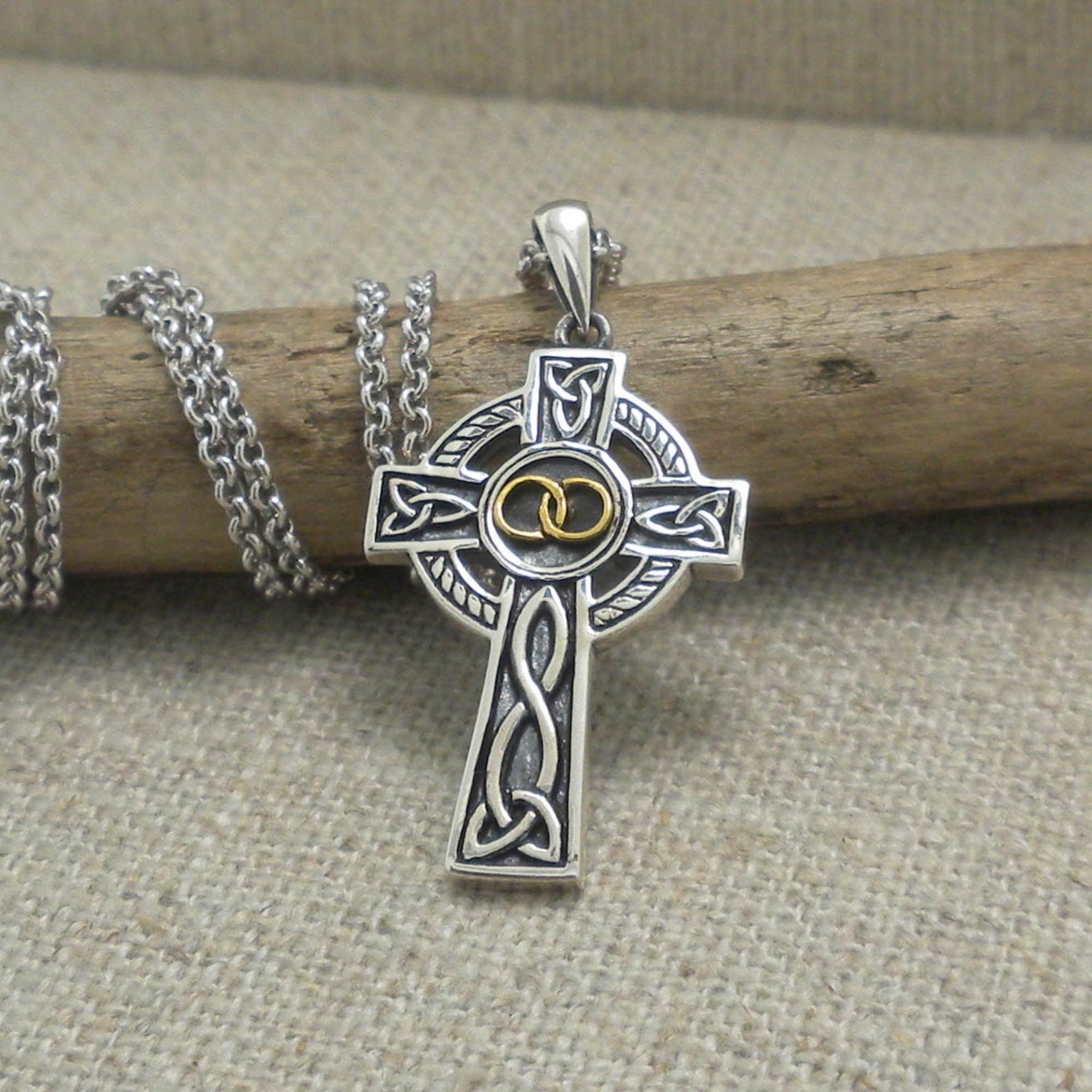 07-S46906-celtic-cross-pendant.jpg