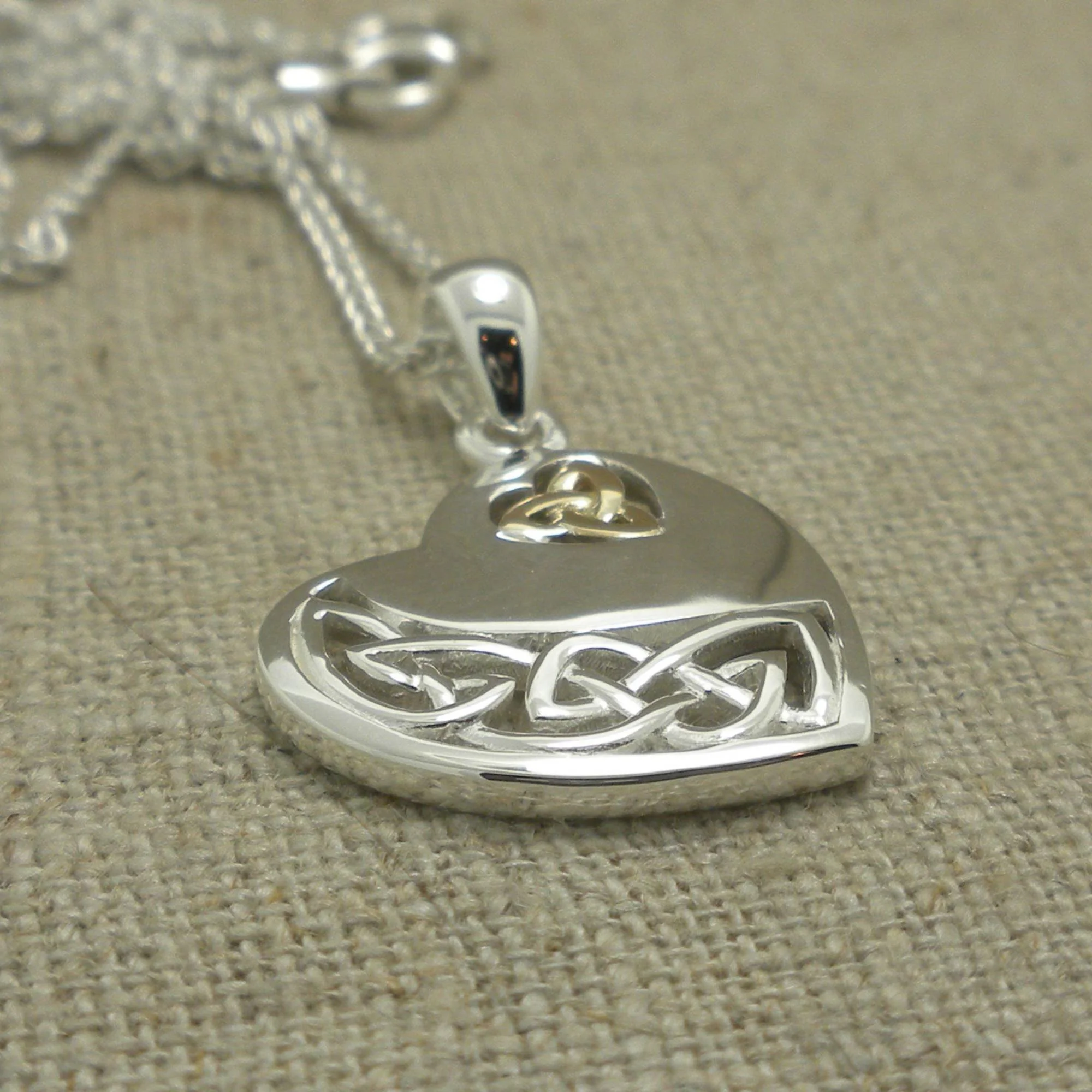 04-PPX3640-Celtic-Heart-Pendant.jpg