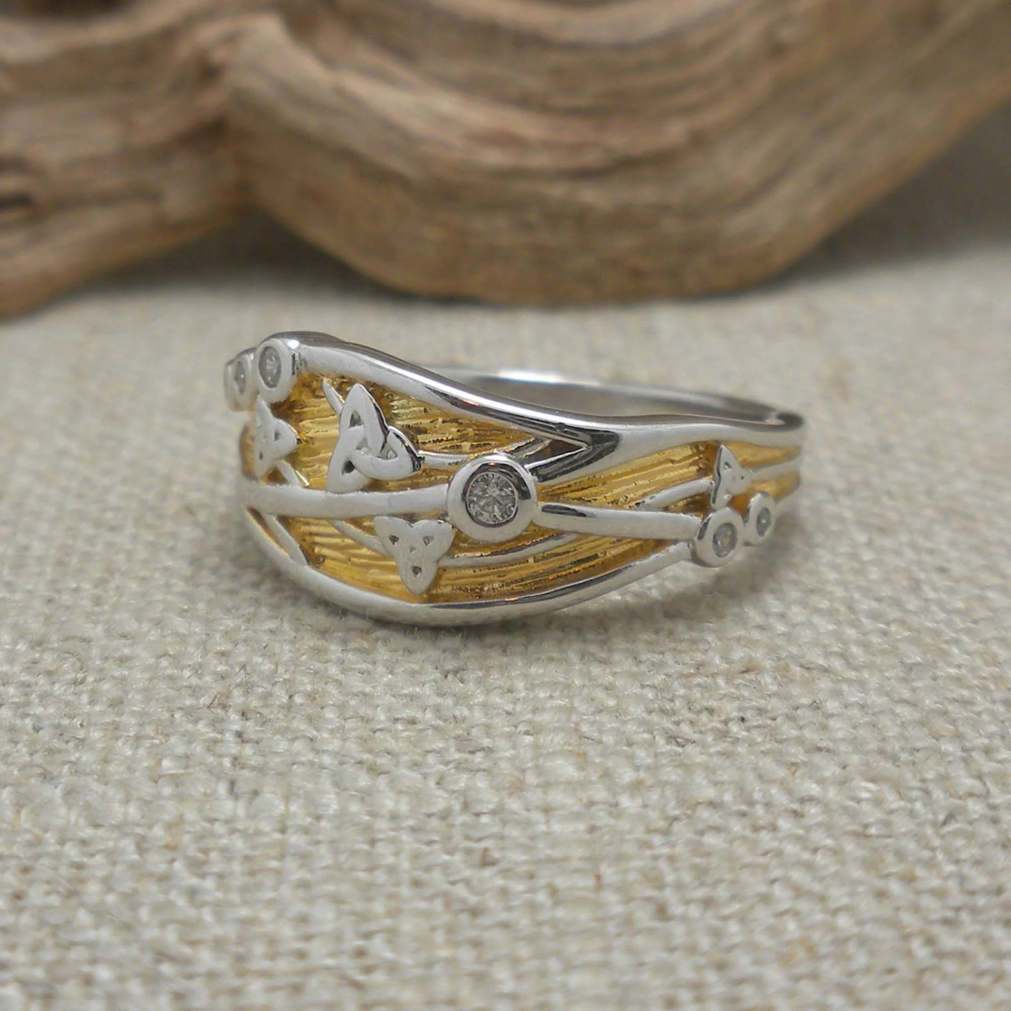 01-PRY117-Trinity-Knot-Ring.jpg