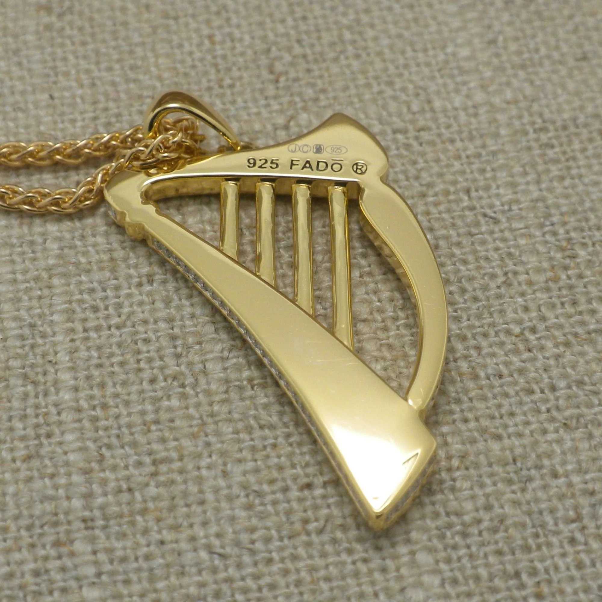FADO Pendant 