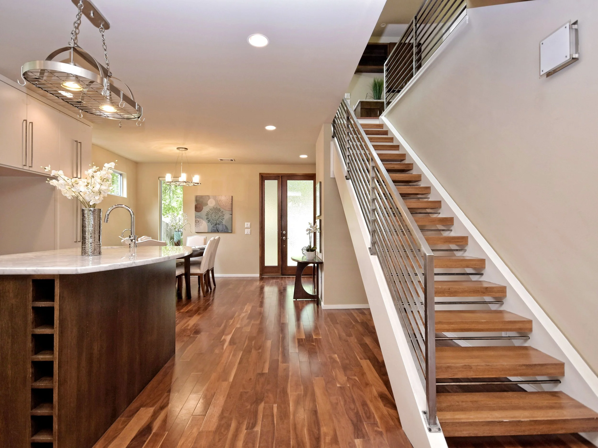 004_Foyer-Stairs.jpg
