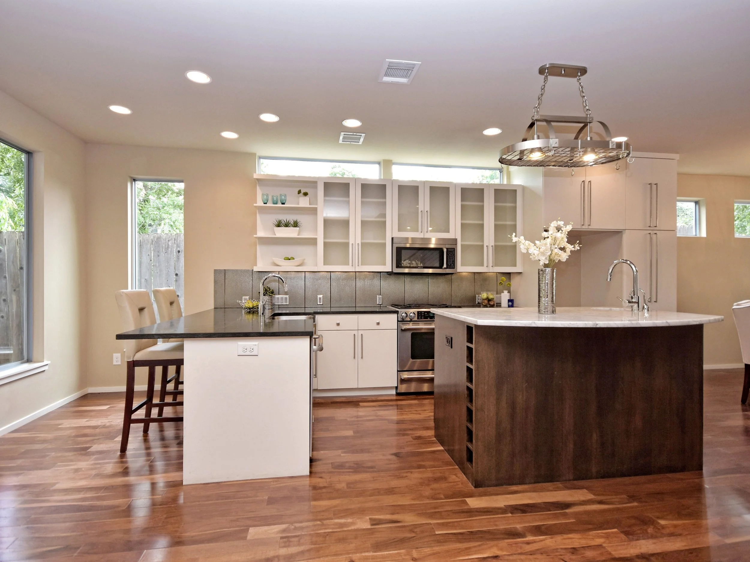 010_Kitchen 2.jpg