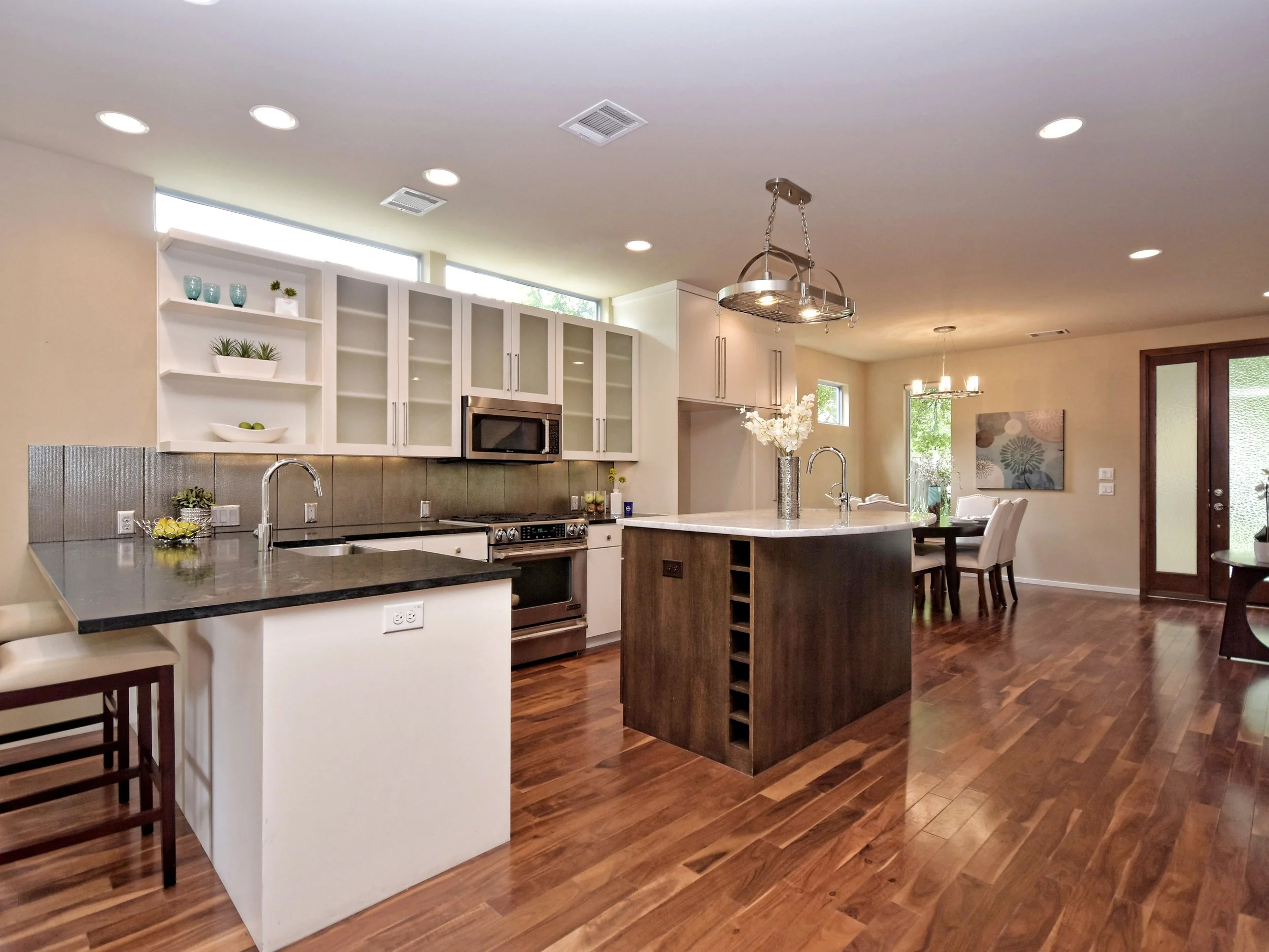 011_Kitchen 3.jpg