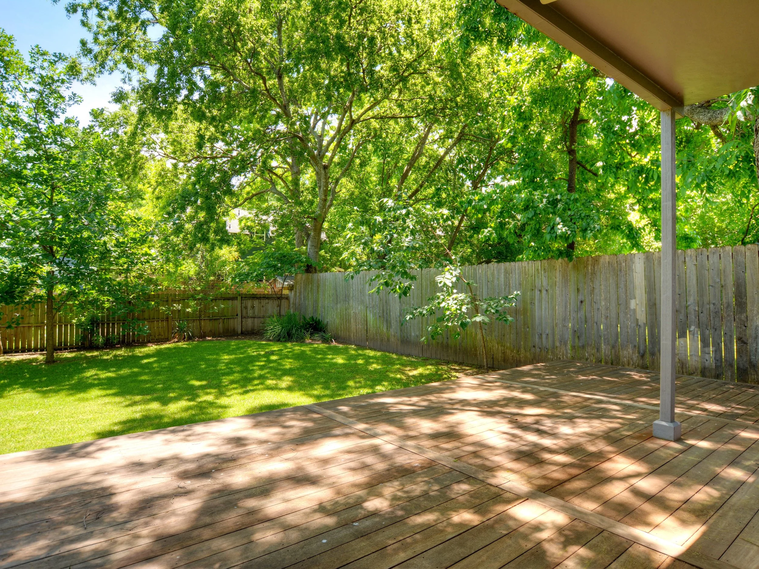 027_Lower Patio 3.jpg