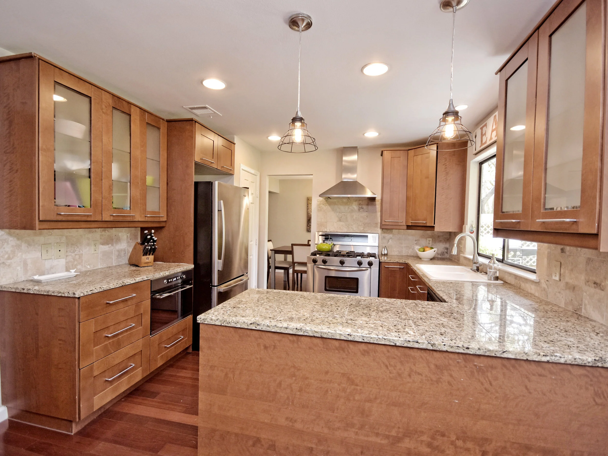 013_Kitchen2.jpg