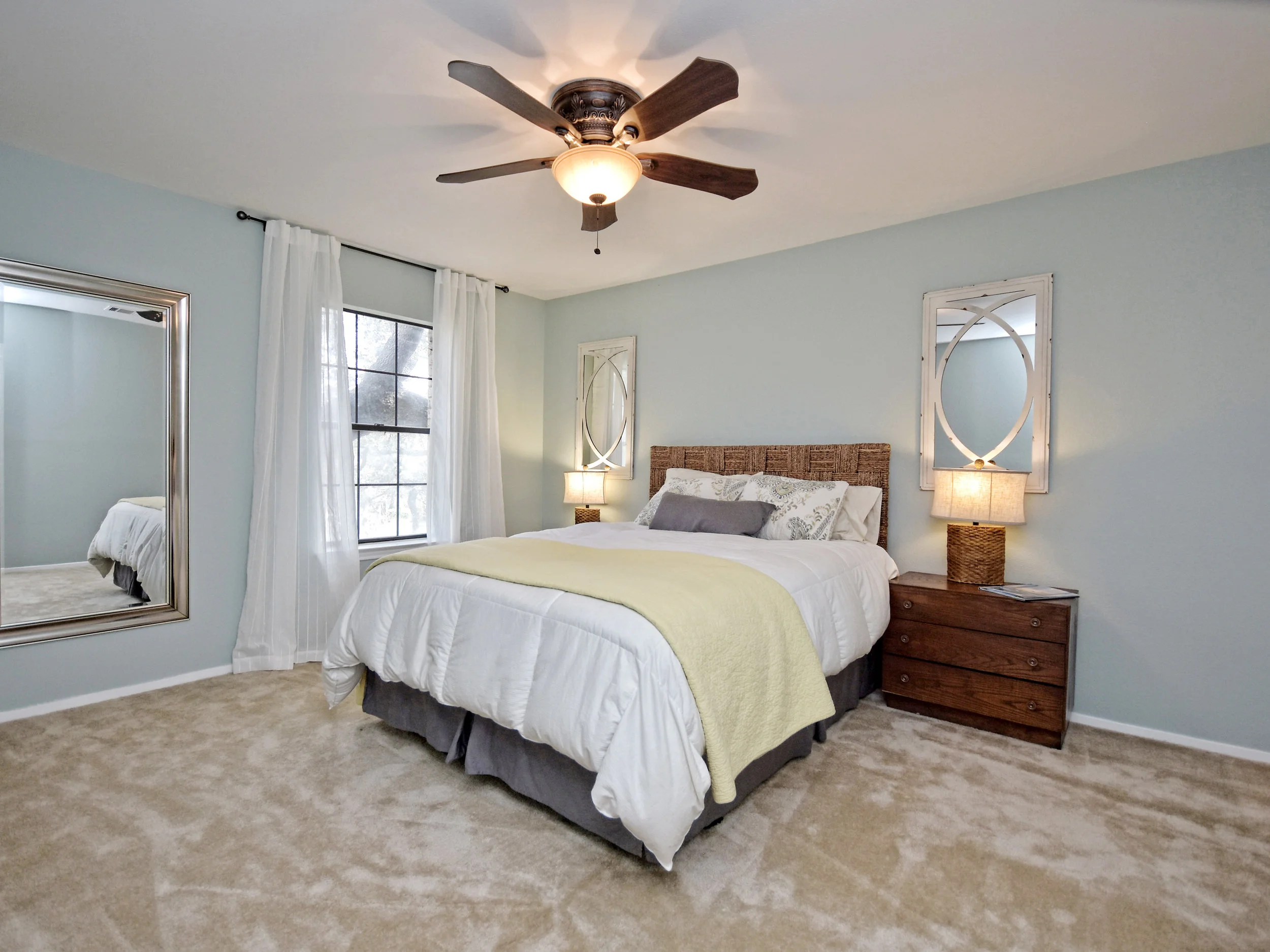 020_2nd Bedroom.jpg