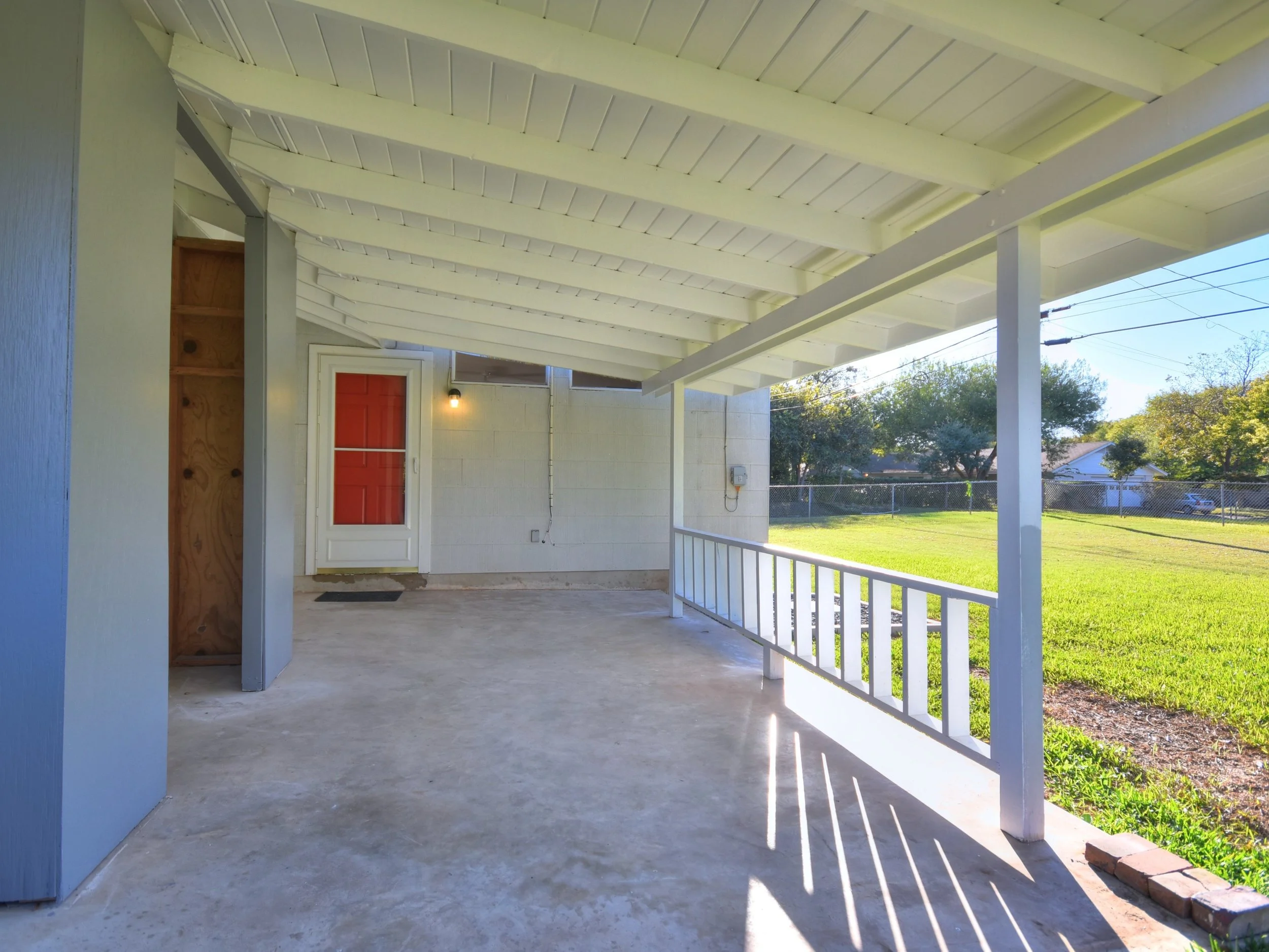 024_Covered Patio.jpg