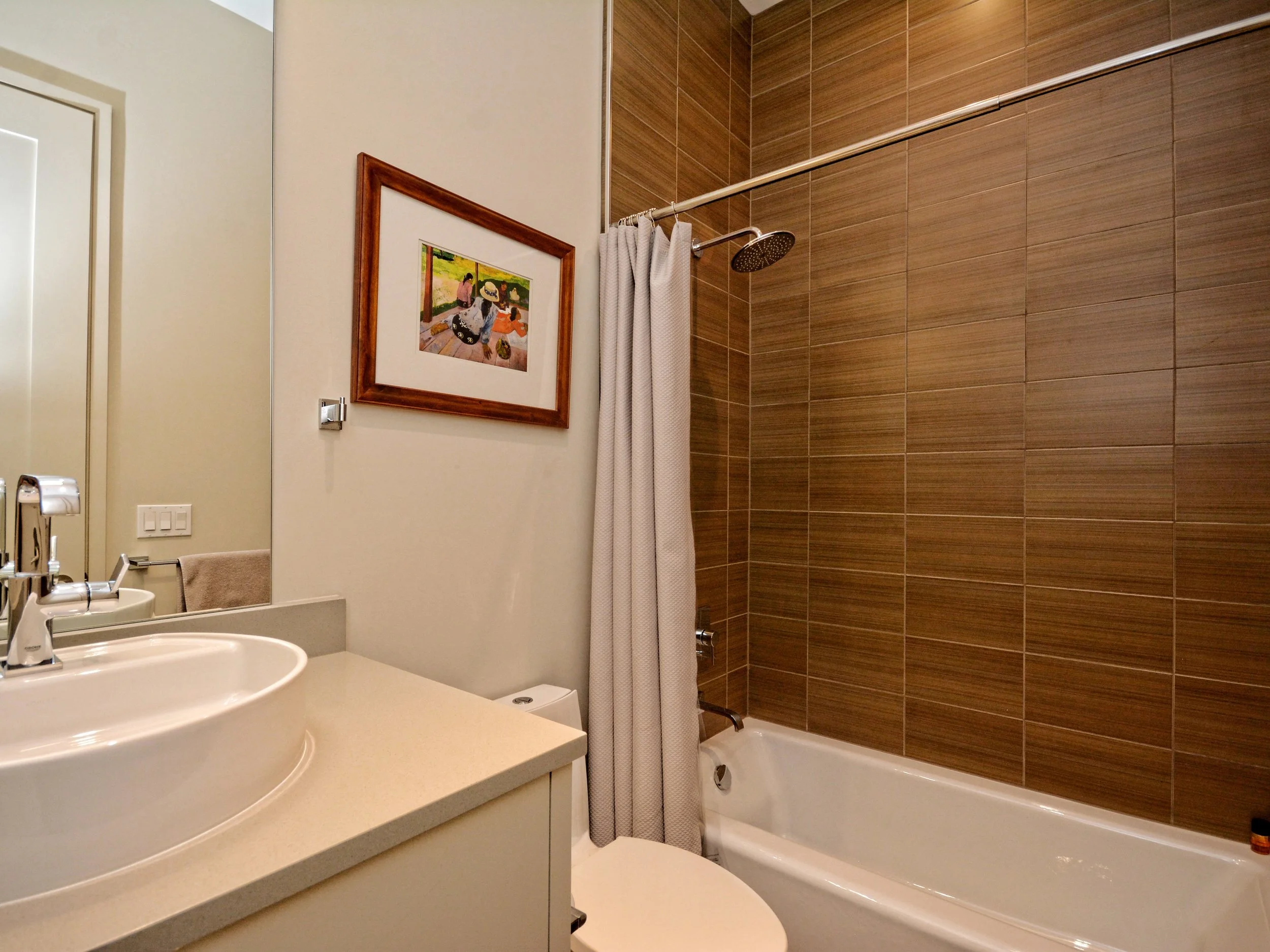 031_3rd Bathroom.jpg