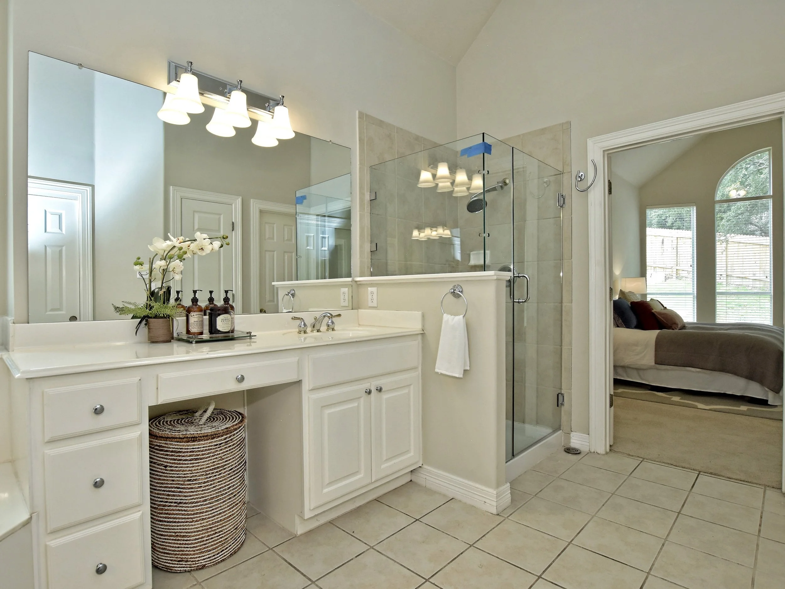 031_Master Bathroom 2.jpg