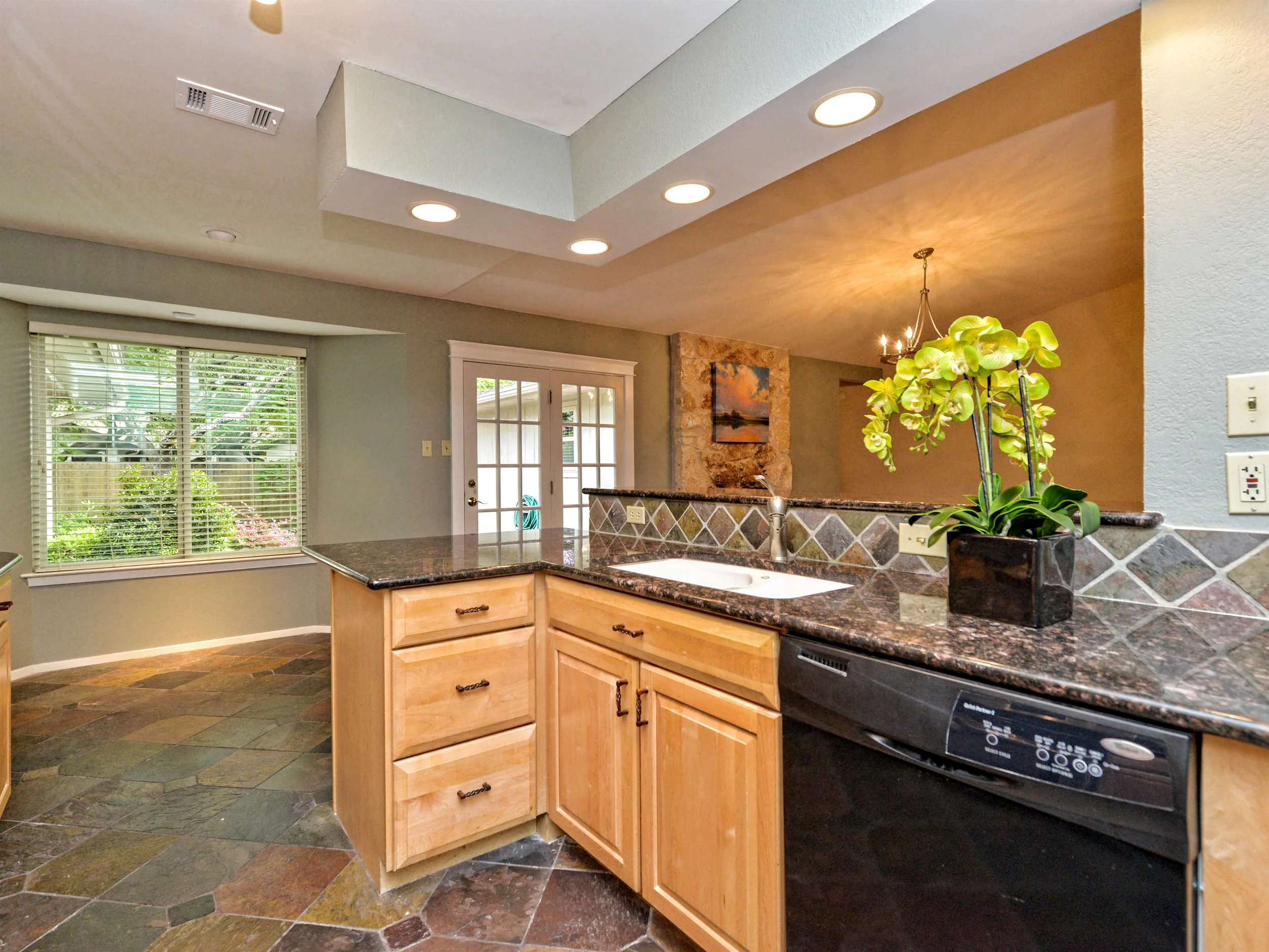 012_Kitchen 3.jpg