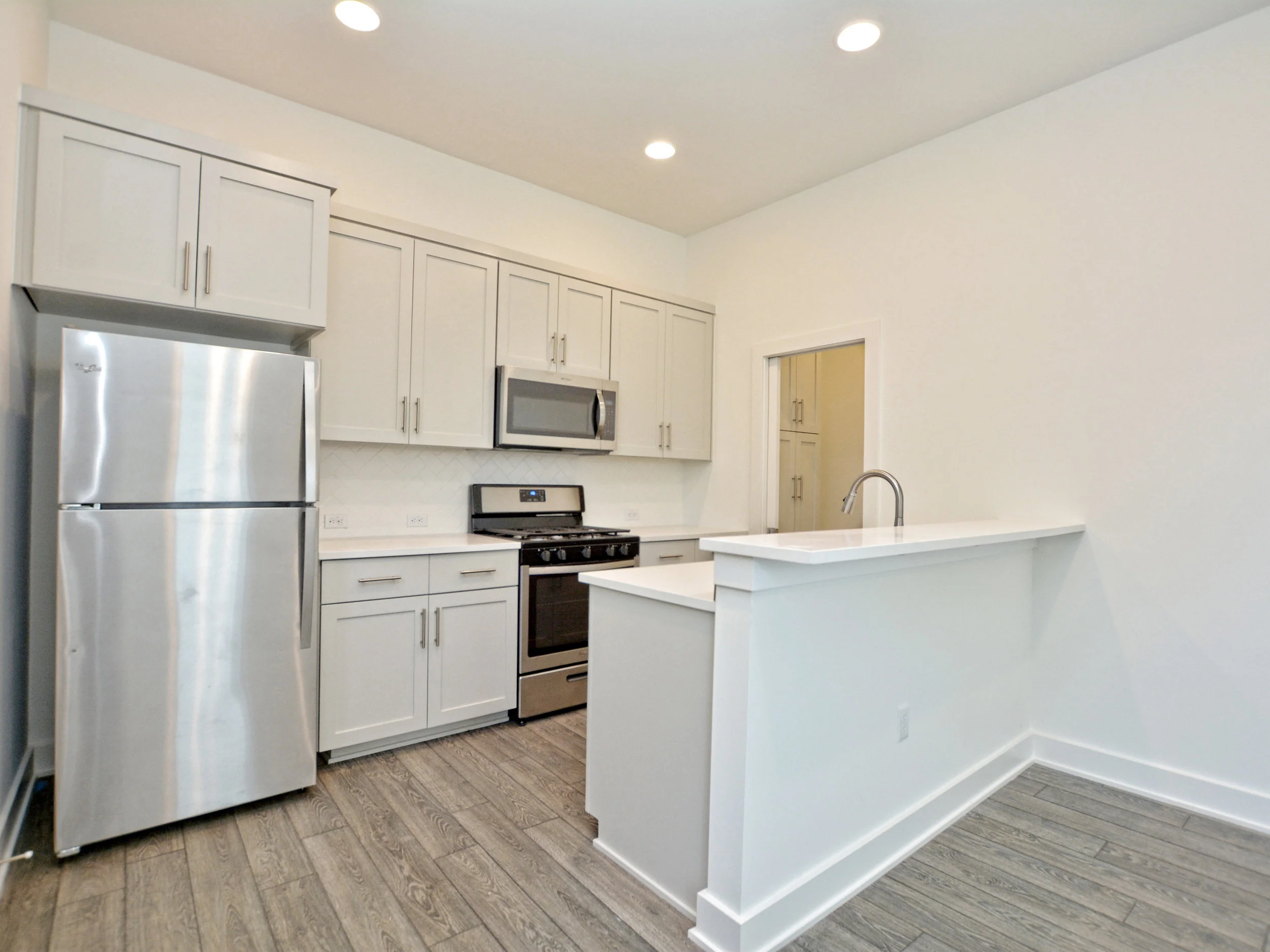 031_Apt Kitchen.jpg