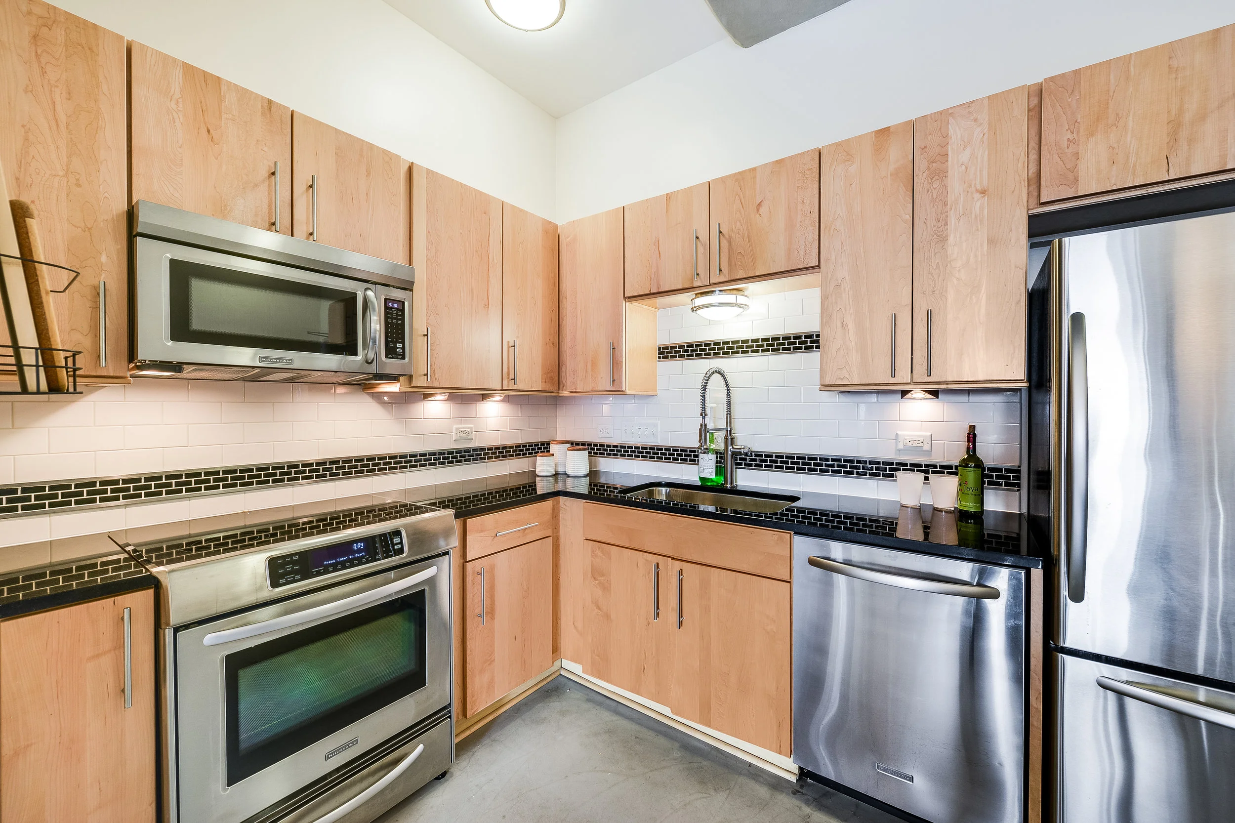 004_Kitchen.jpg