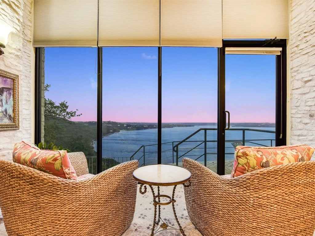 004_Sitting Area Twilight.jpg