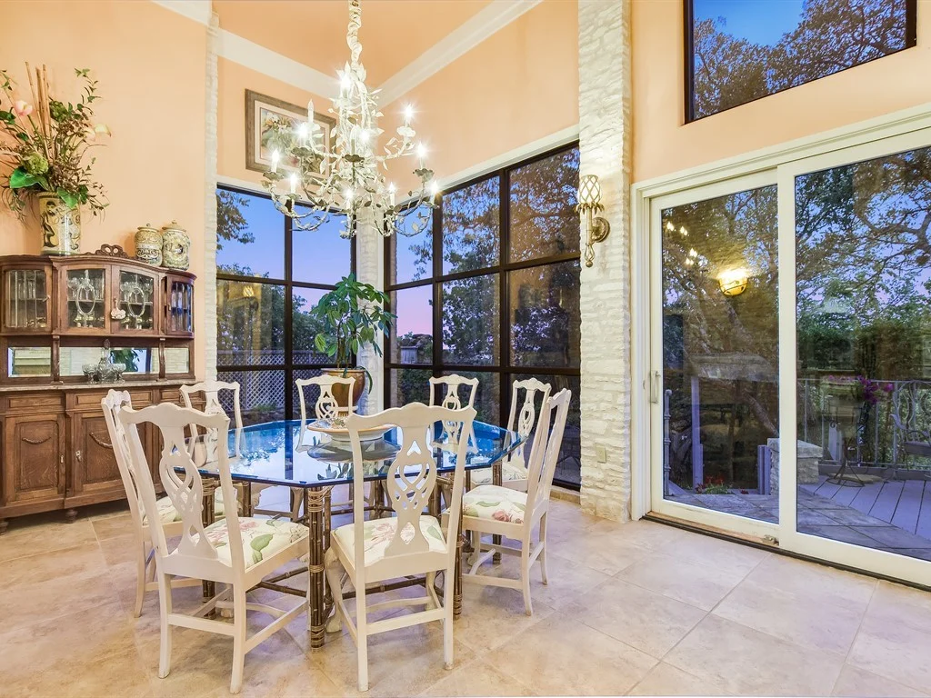 006_Dining Twilight.jpg