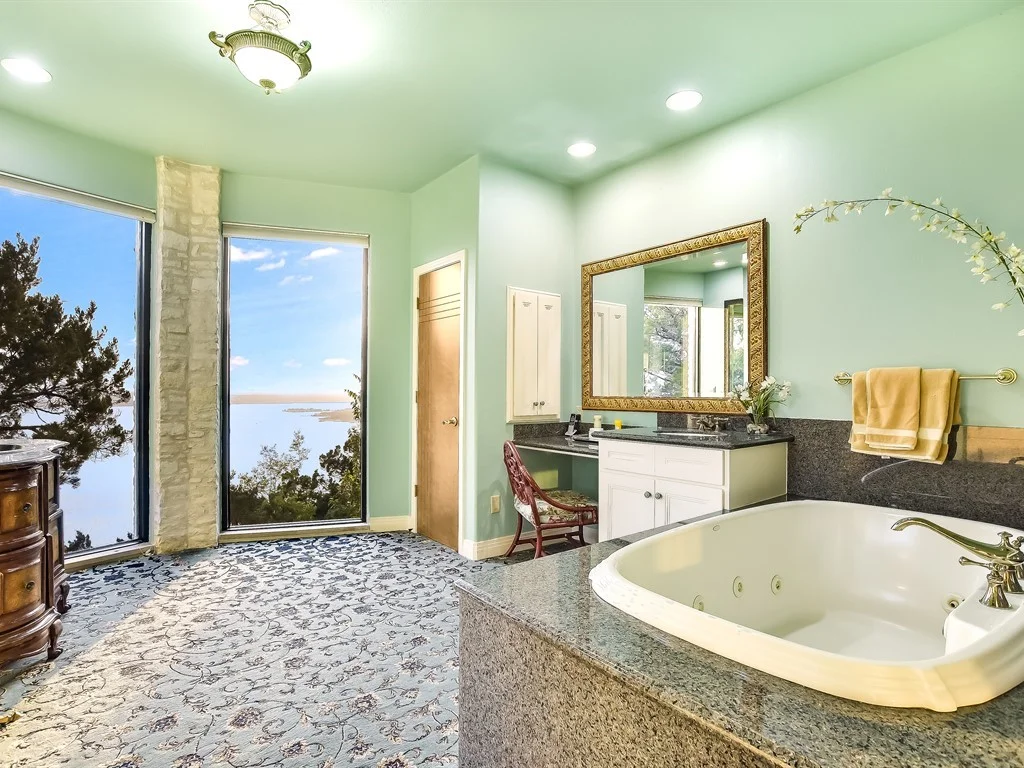 014_Master Bathroom.jpg