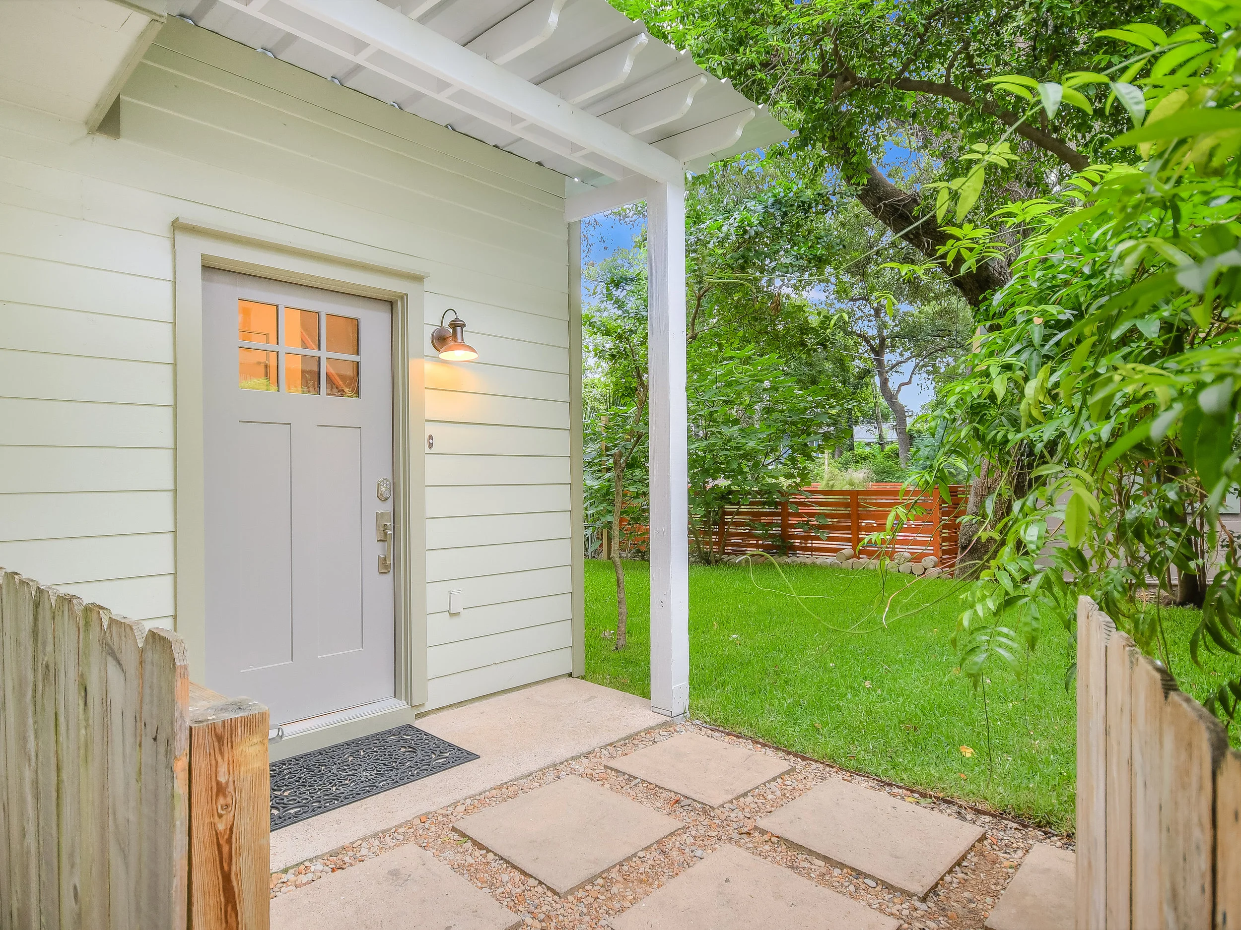 004_Front Entry.jpg