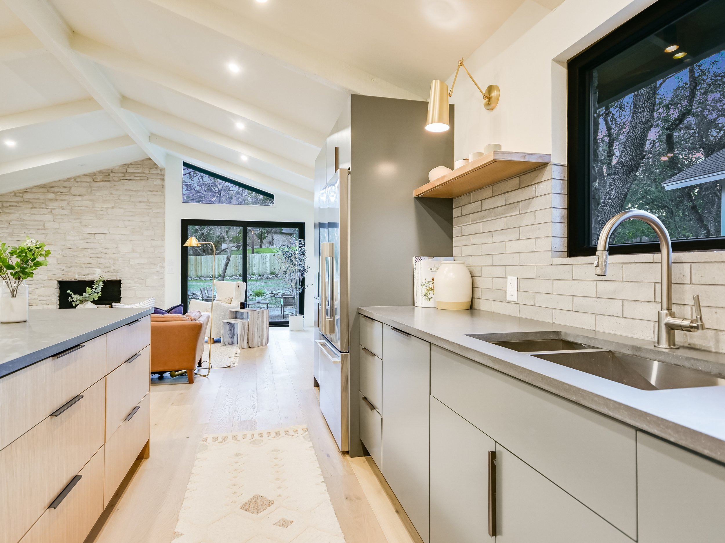 021_Kitchen 4.jpg