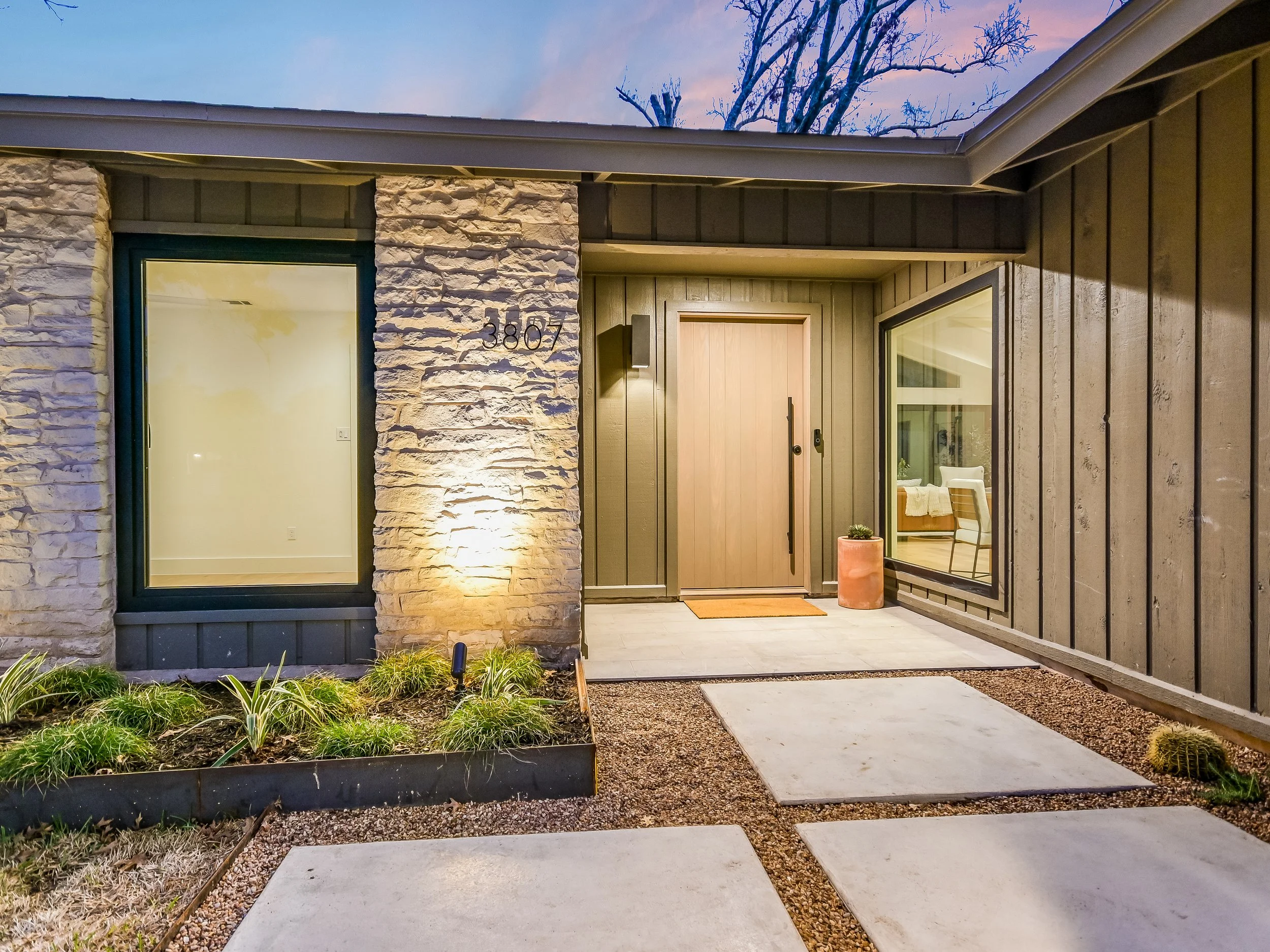 004_Front Entry.jpg