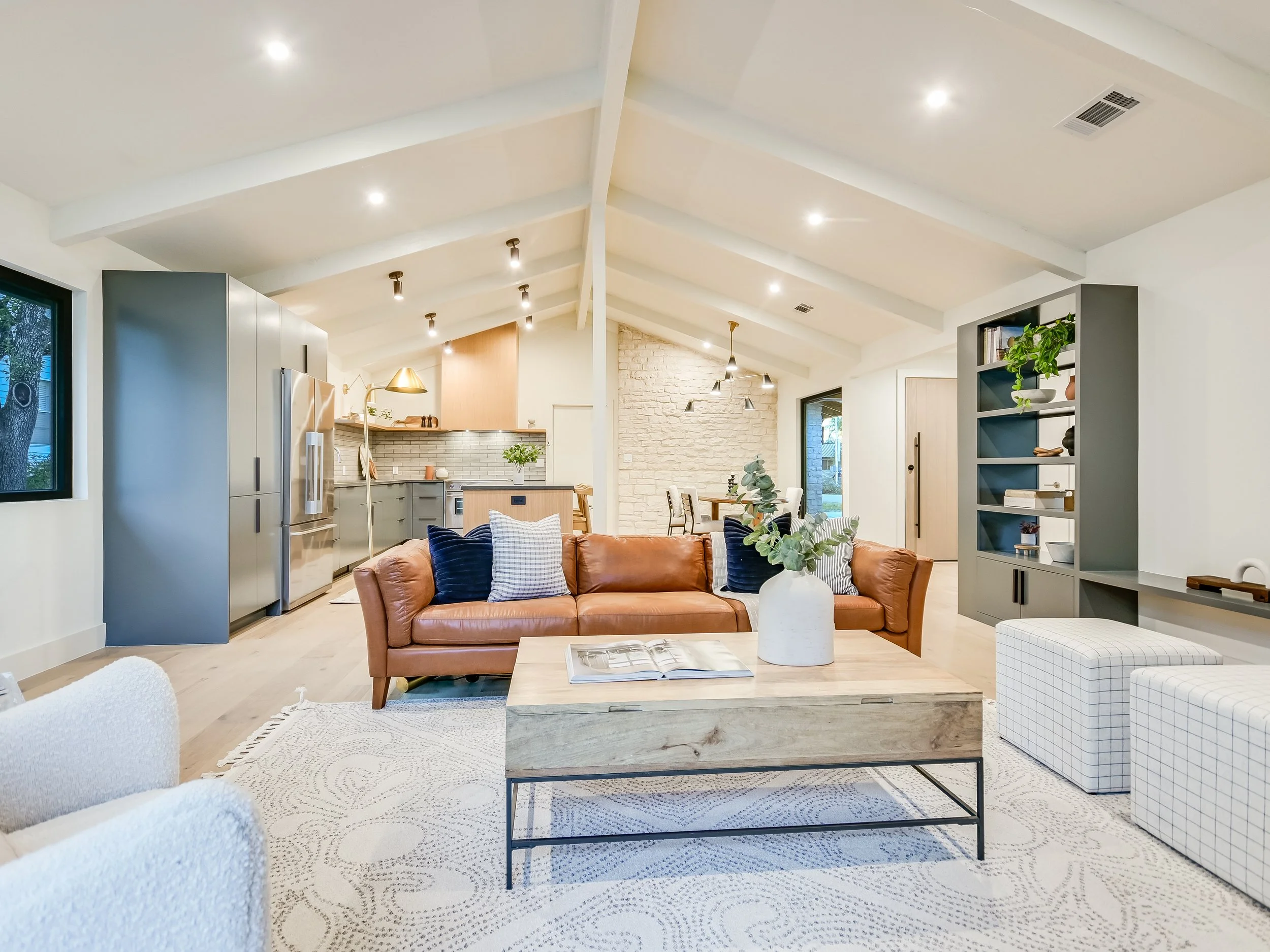 012_Living Kitchen.jpg