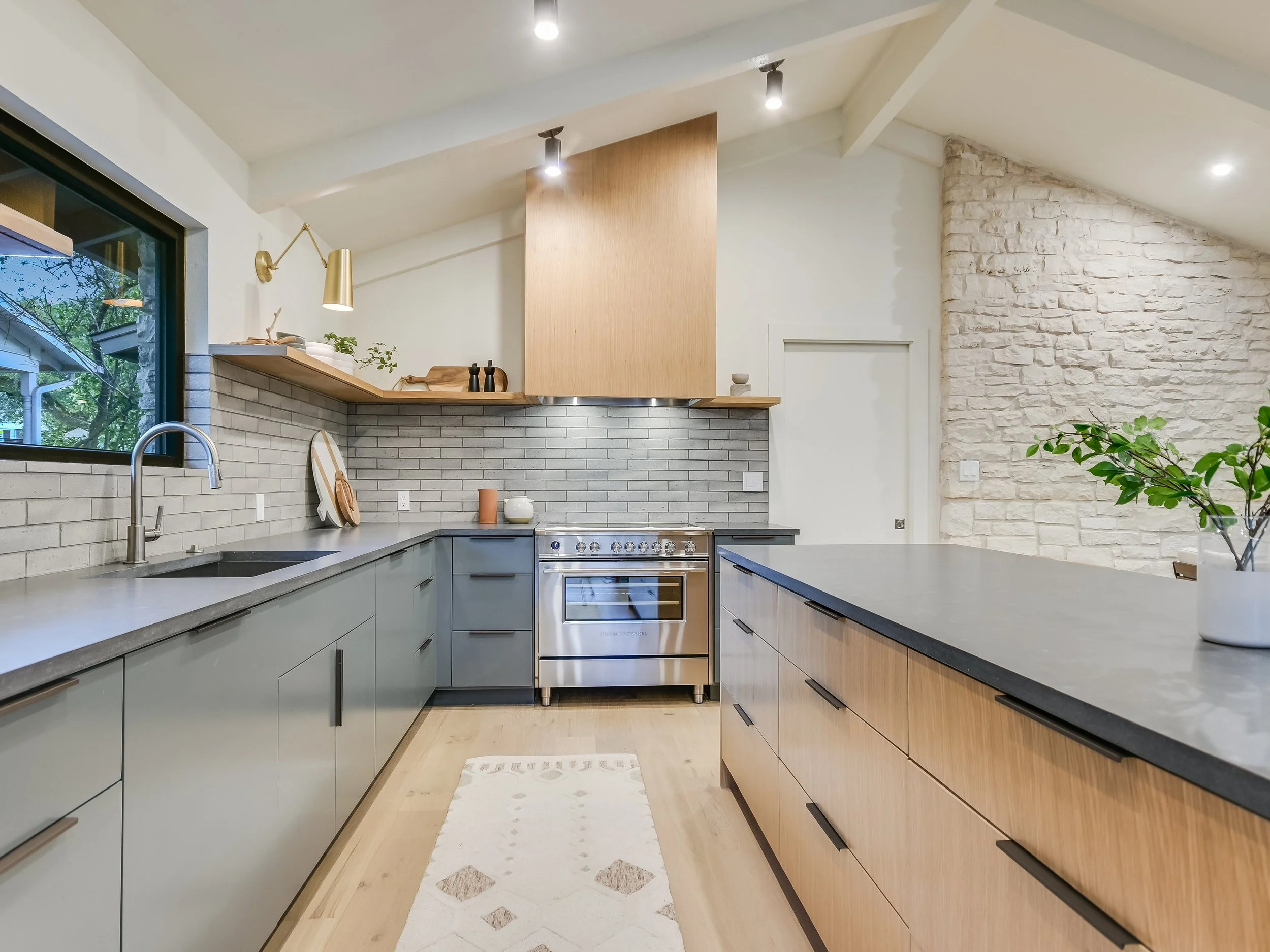 020_Kitchen 3.jpg