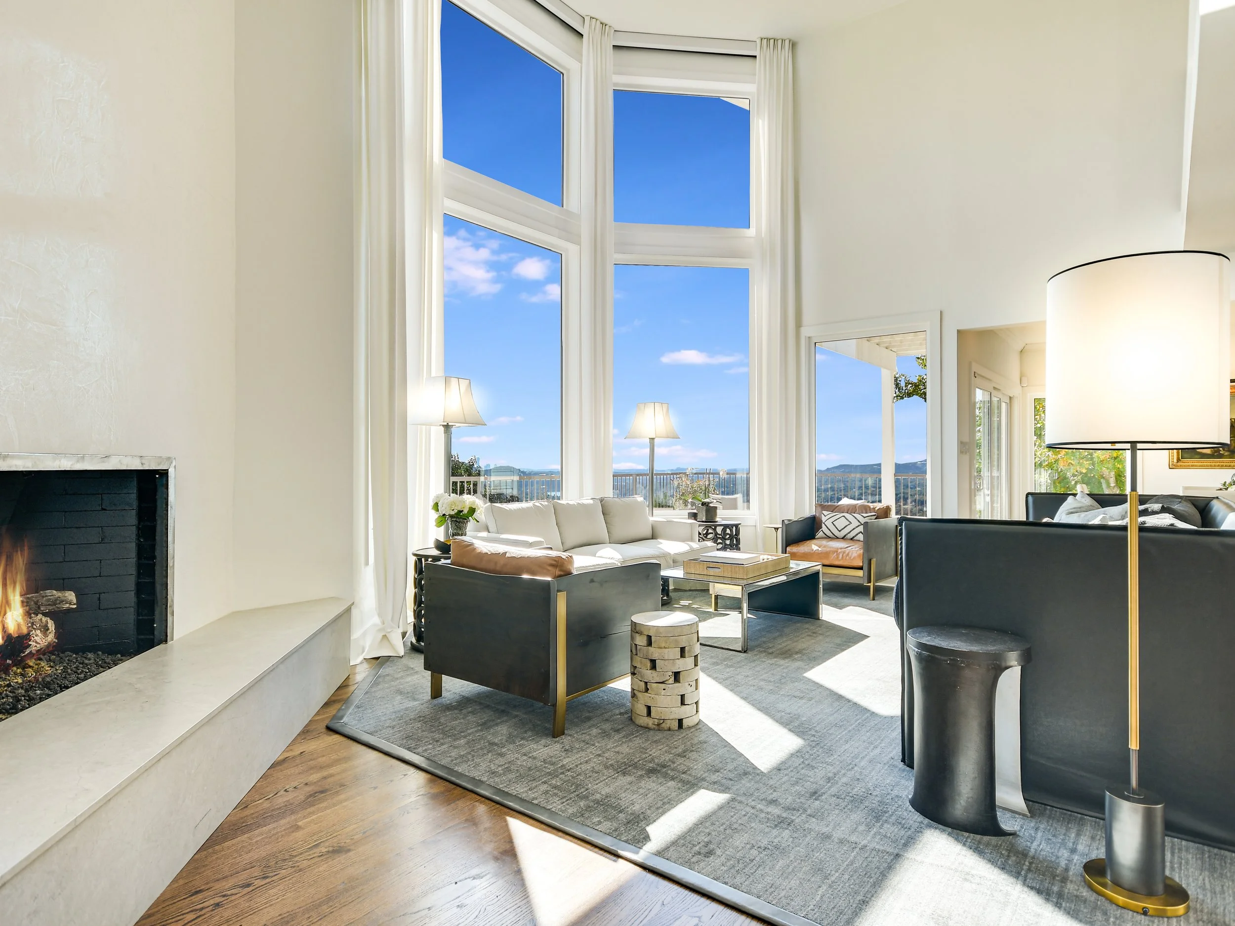 008_Living View.jpg
