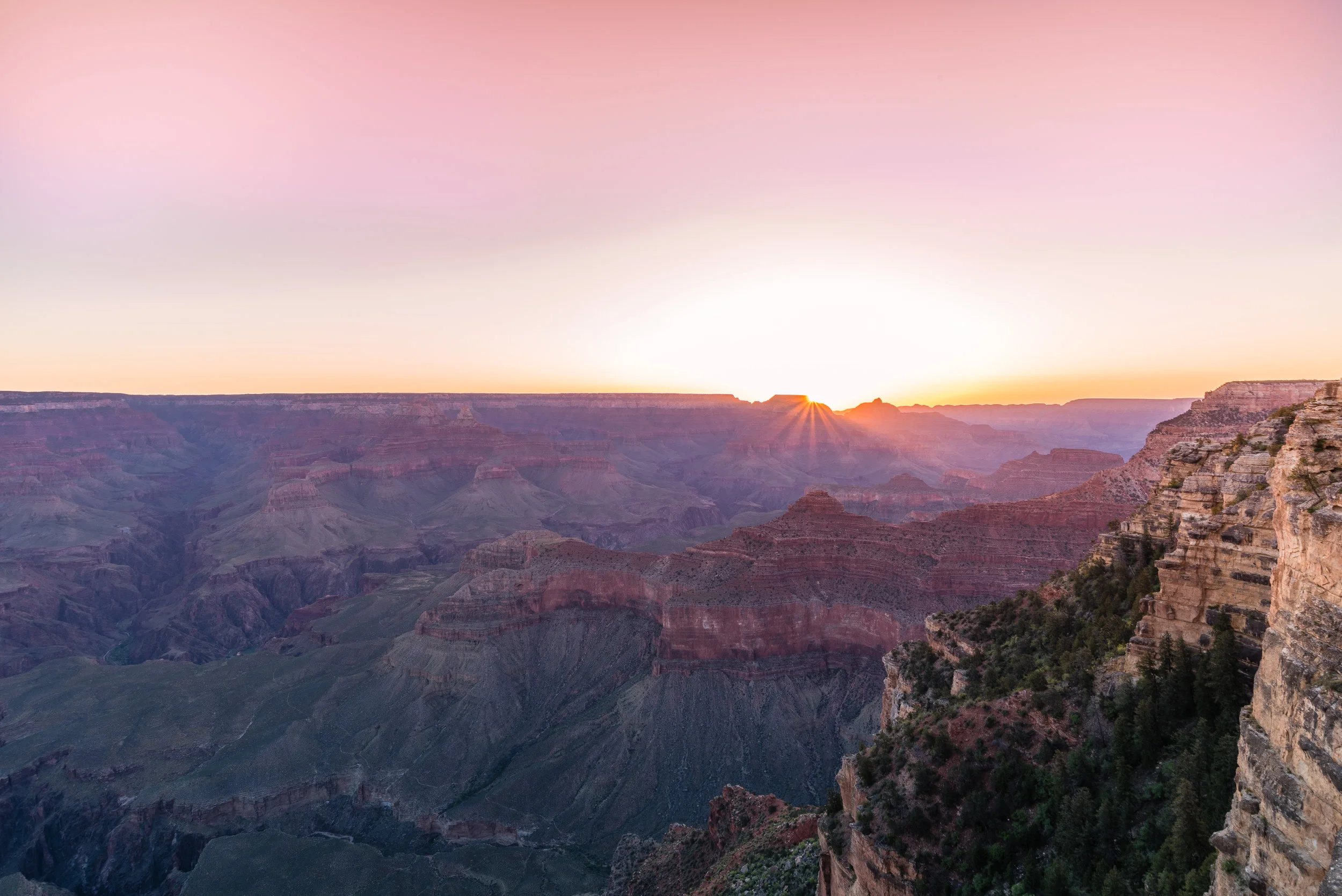 grand canyon sunriseray (1 of 1).jpg