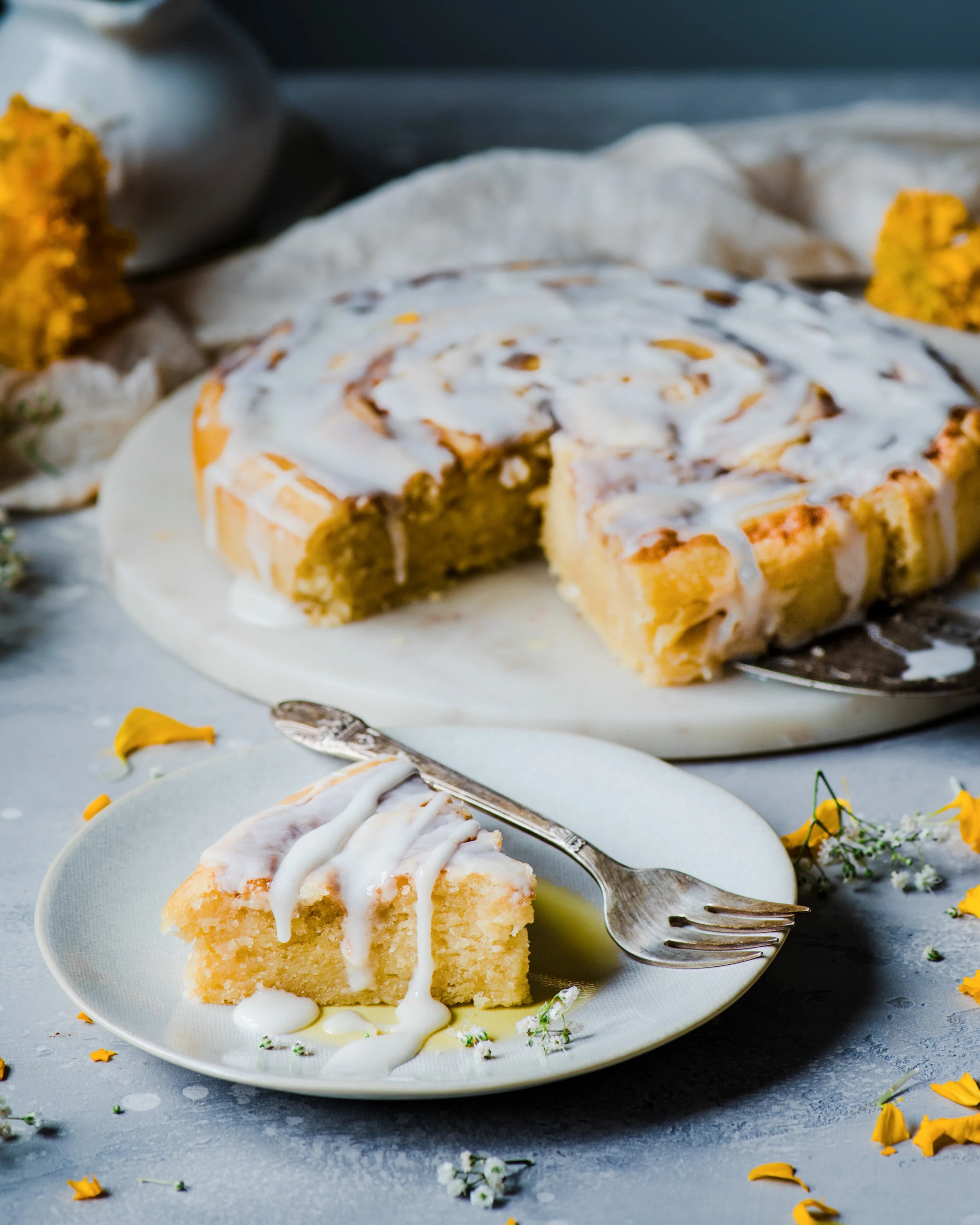 Vegan Cinnamon Roll Cake