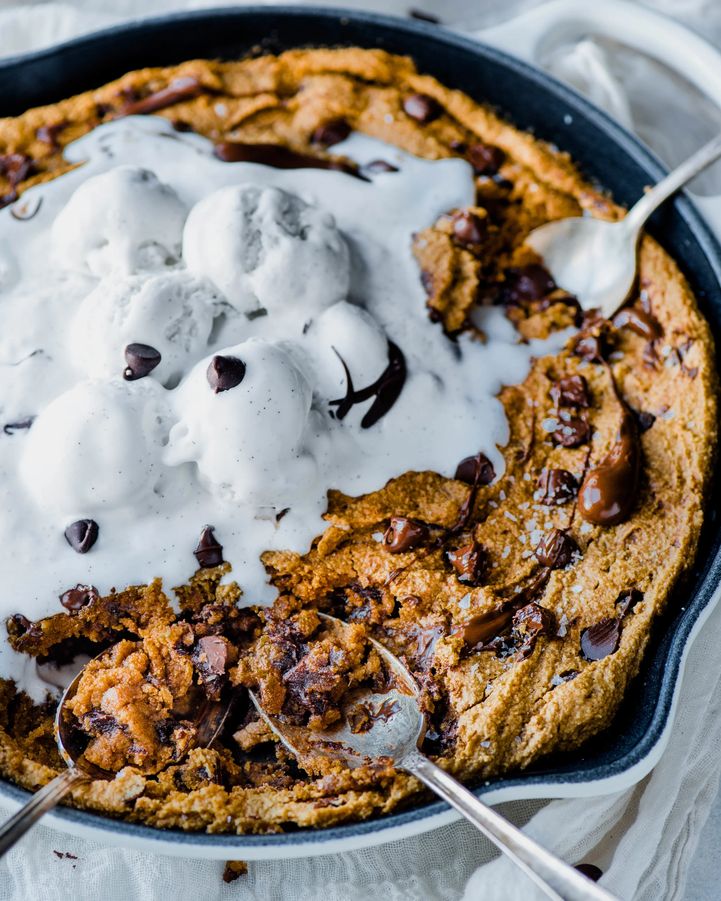 Pumpkin Chocolate Chip Skillet Cookie (Vegan, Gluten-Free)