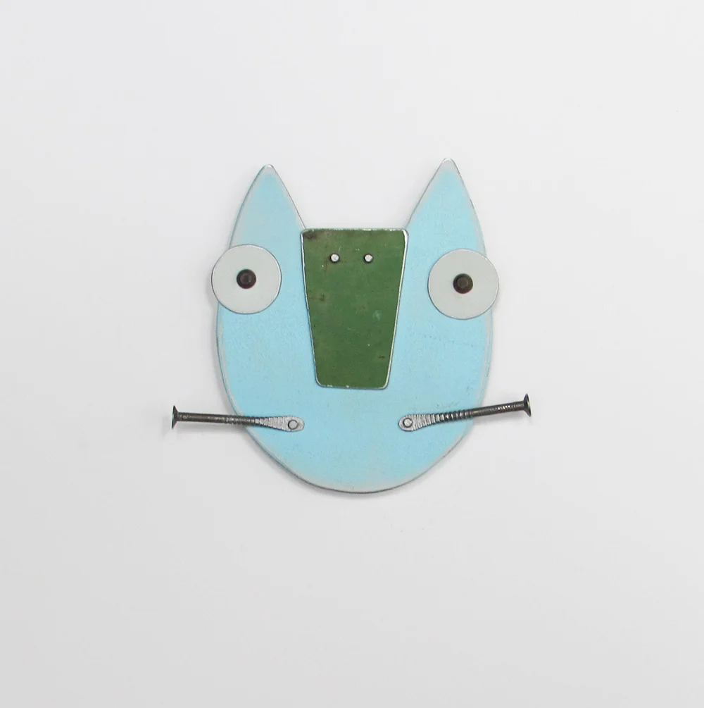 014-light-blue-cat-with-green-nose.jpg