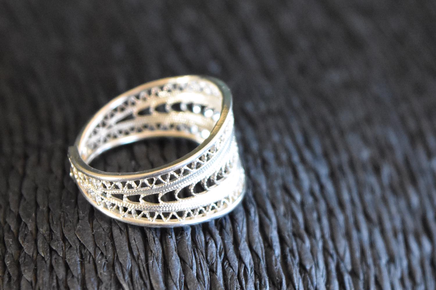 filigree_leaning_ring (7).JPG