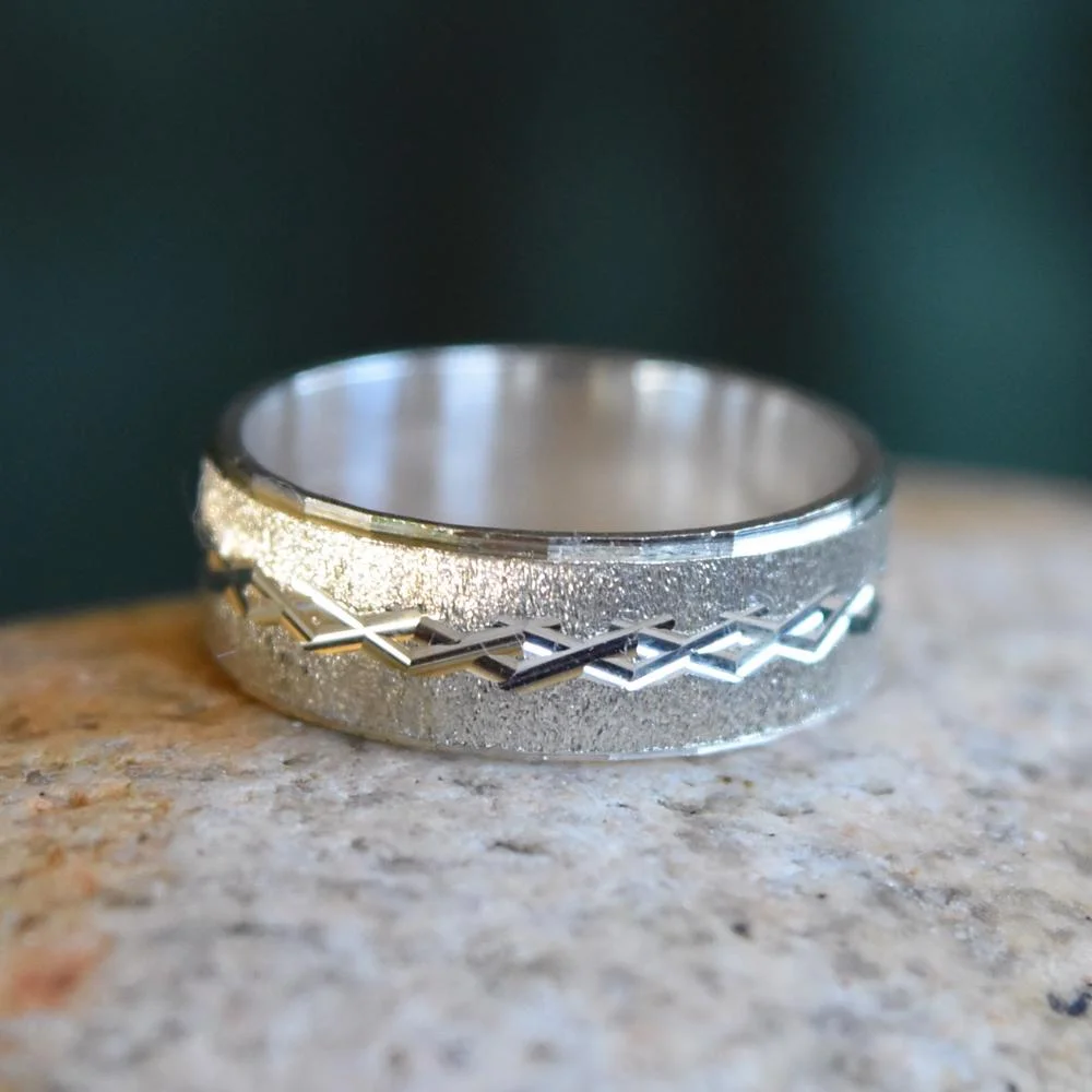 Lattice_Etched_Ring (1) SQ.JPG