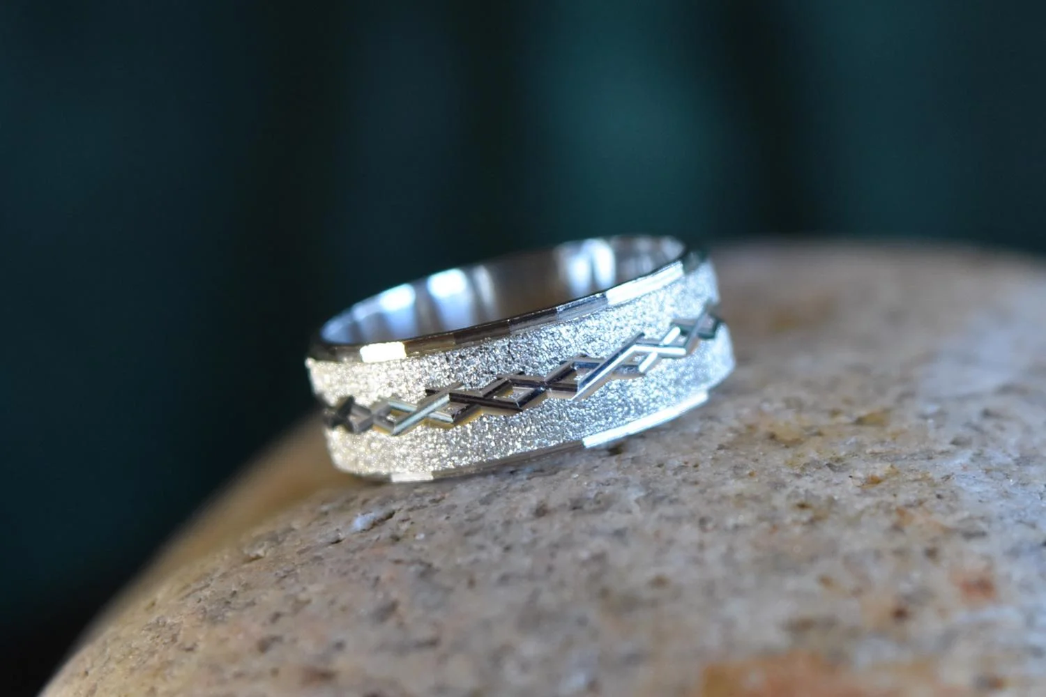 Lattice_Etched_Ring (4).JPG